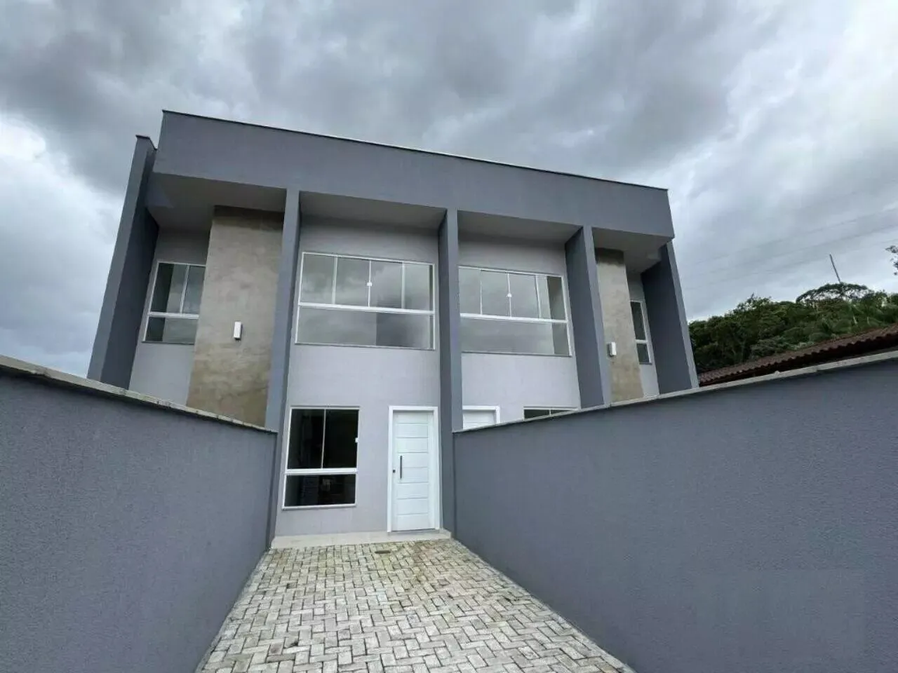 Casa à venda com 2 quartos e 2 suítes, 2 vagas, 82m² no Vila Nova, Joinville - foto 1