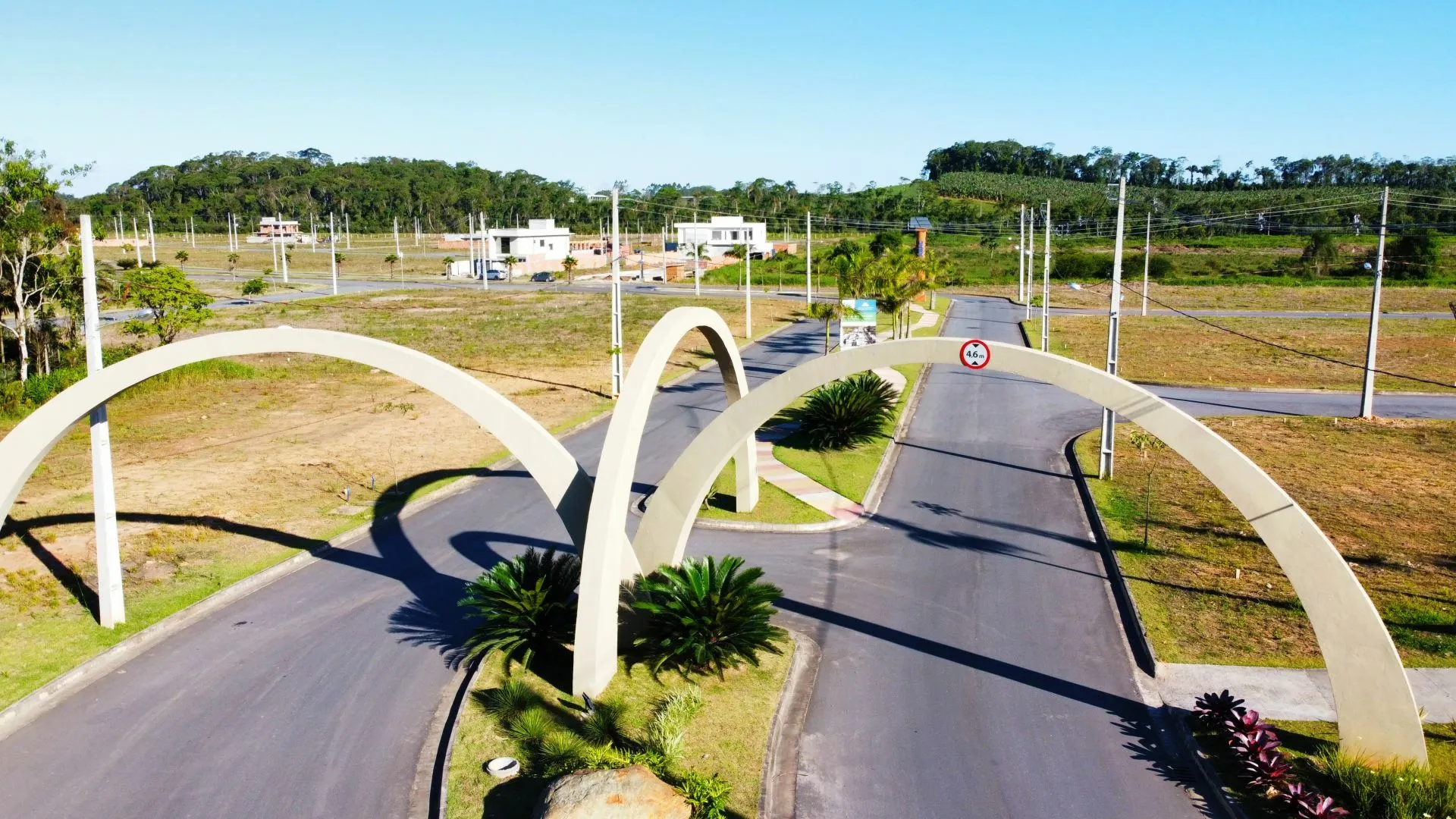 Terreno à venda, 240m² no Itinga, Joinville - foto 1