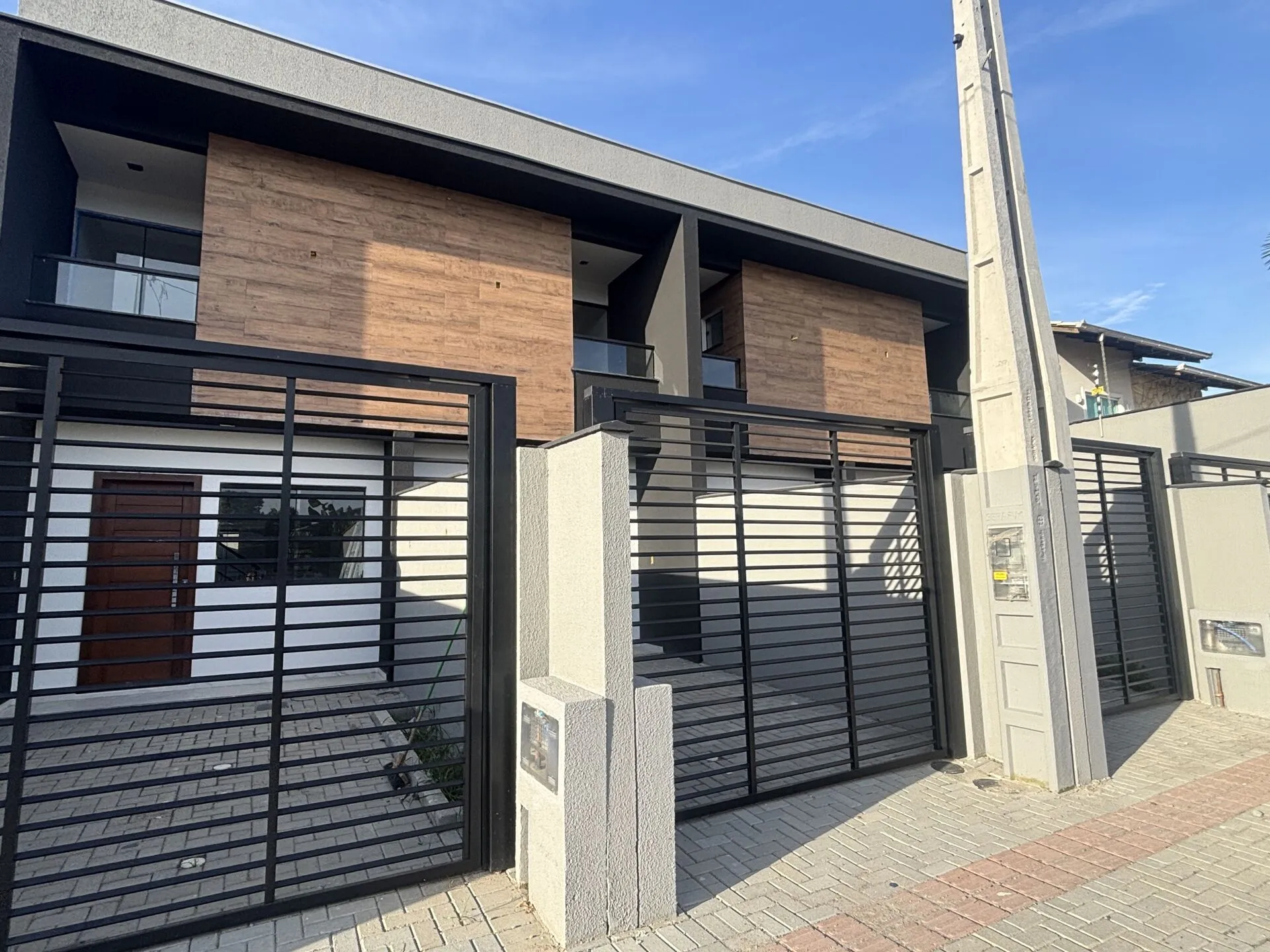 Casa à venda com 2 quartos e 2 suítes, 1 vaga, 65m² no Adhemar Garcia, Joinville - foto 1