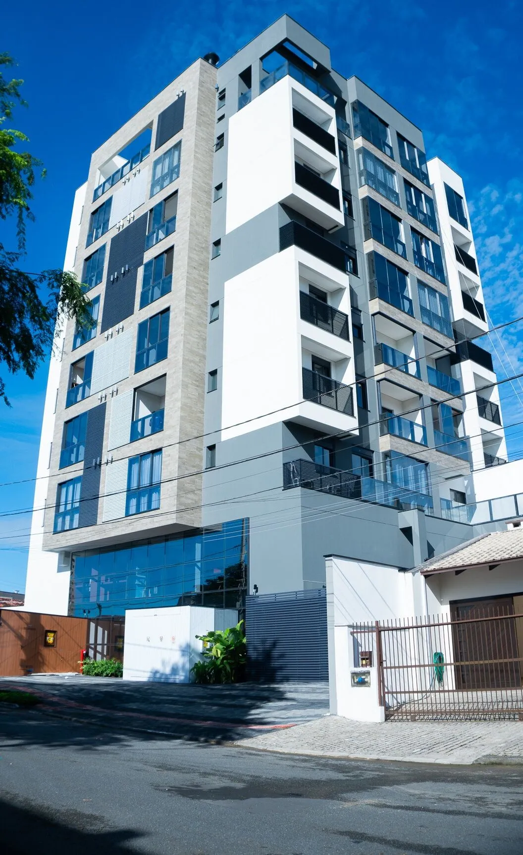 Apartamento à venda com 3 quartos e 1 suíte, 1 vaga, 86m² no América, Joinville - foto 1