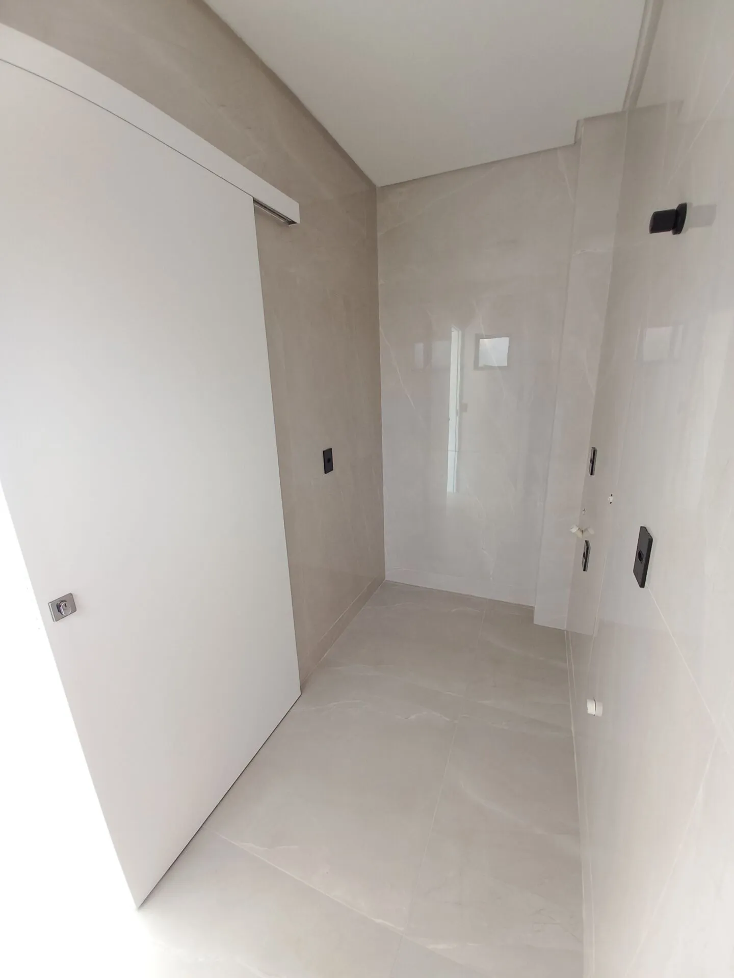 Casa à venda com 3 quartos e 3 suítes, 4 vagas, 168m² na Rua Tenente Antônio João no Jardim Sofia, Joinville — foto 5