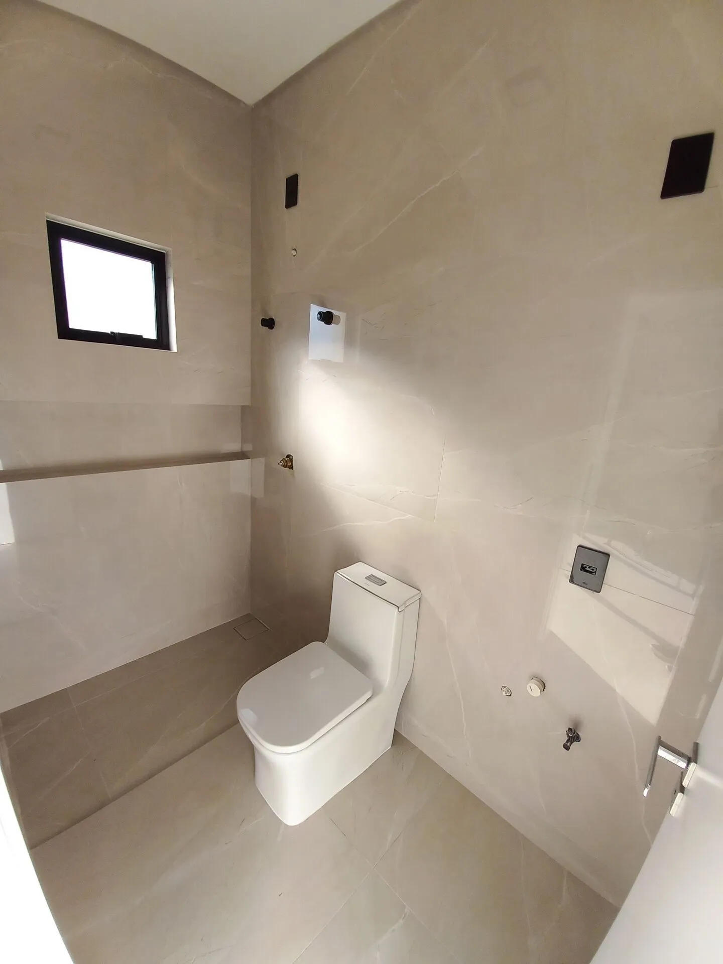 Casa à venda com 3 quartos e 3 suítes, 4 vagas, 168m² na Rua Tenente Antônio João no Jardim Sofia, Joinville — foto 6
