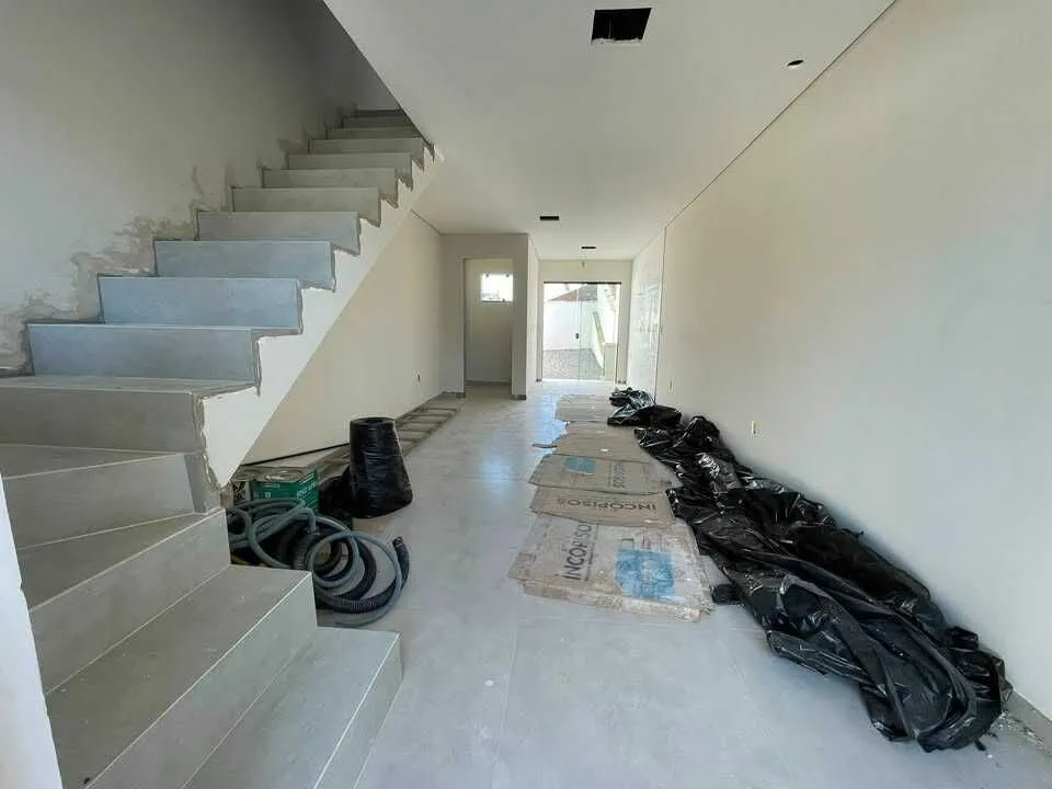 Casa à venda com 2 quartos e 2 suítes, 2 vagas, 75m² na Rua Copacabana no Floresta, Joinville — foto 2