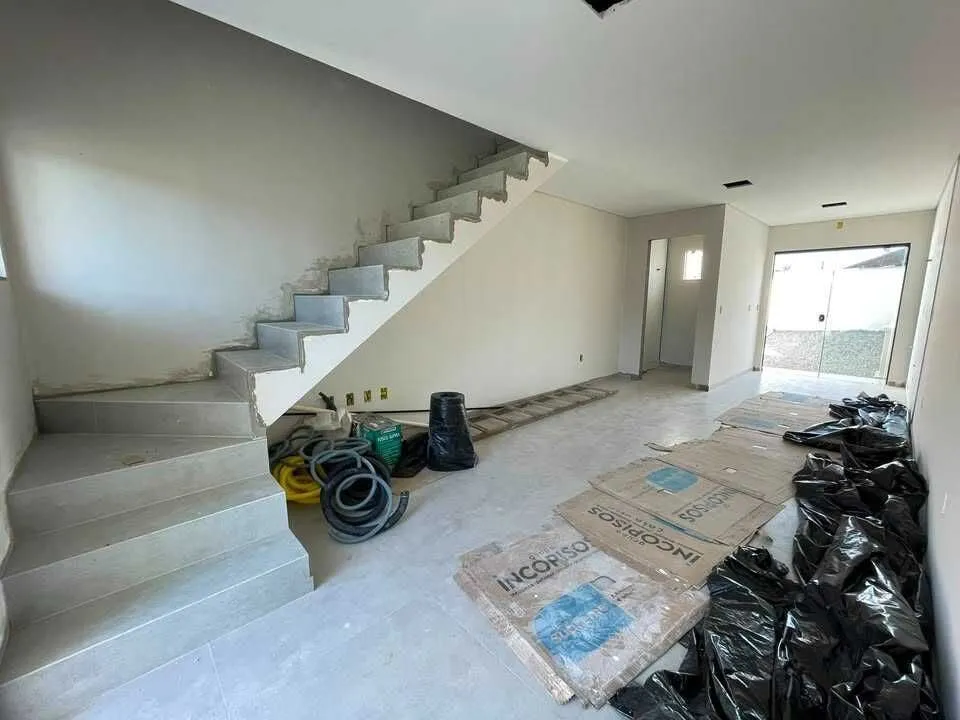 Casa à venda com 2 quartos e 2 suítes, 2 vagas, 75m² na Rua Copacabana no Floresta, Joinville — foto 4