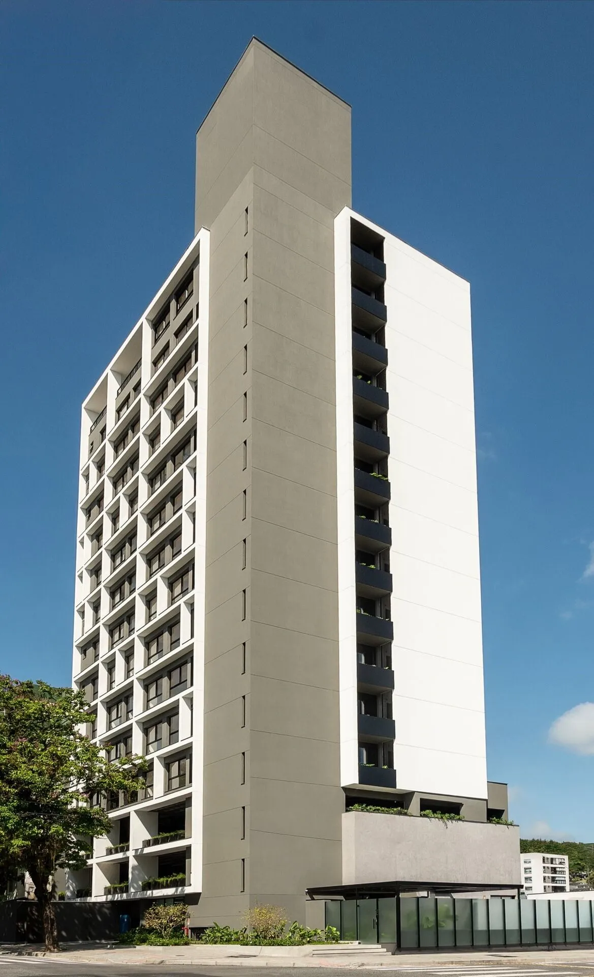 Apartamento à venda com 3 quartos e 1 suíte, 2 vagas, 77m² no Anita Garibaldi, Joinville - foto 1
