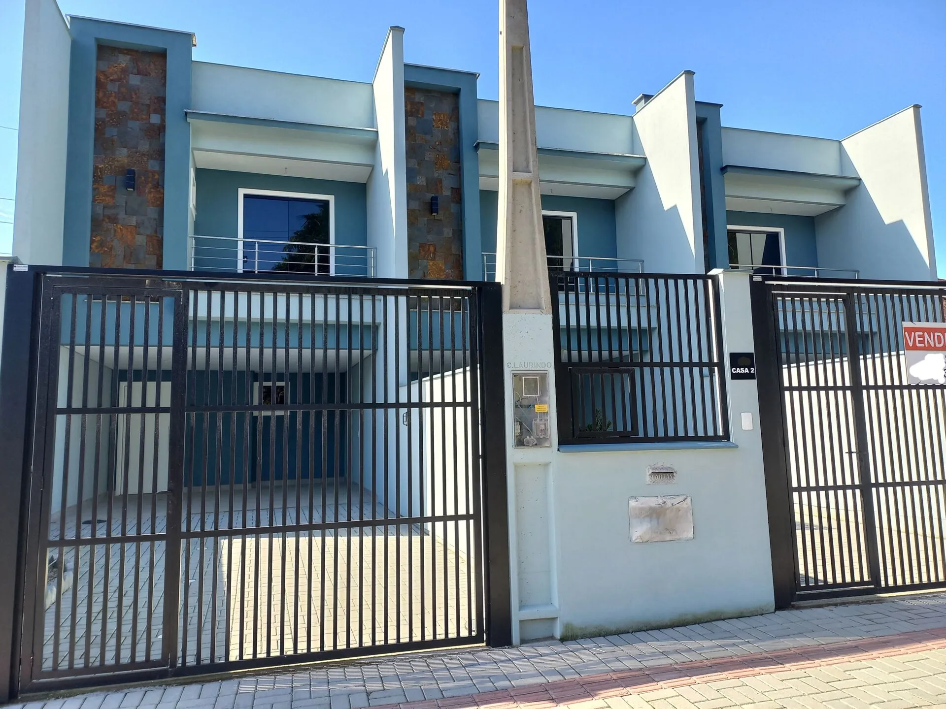 Casa à venda com 3 quartos e 1 suíte, 4 vagas, 140m² no São Marcos, Joinville - foto 1