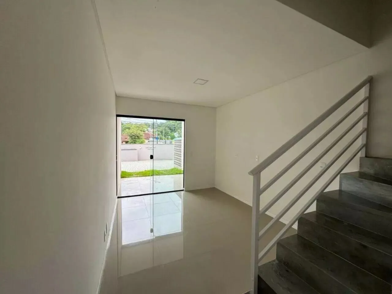 Casa à venda com 2 quartos e 2 suítes, 1 vaga, 72m² na Rua São Firmino no Vila Nova, Joinville — foto 3