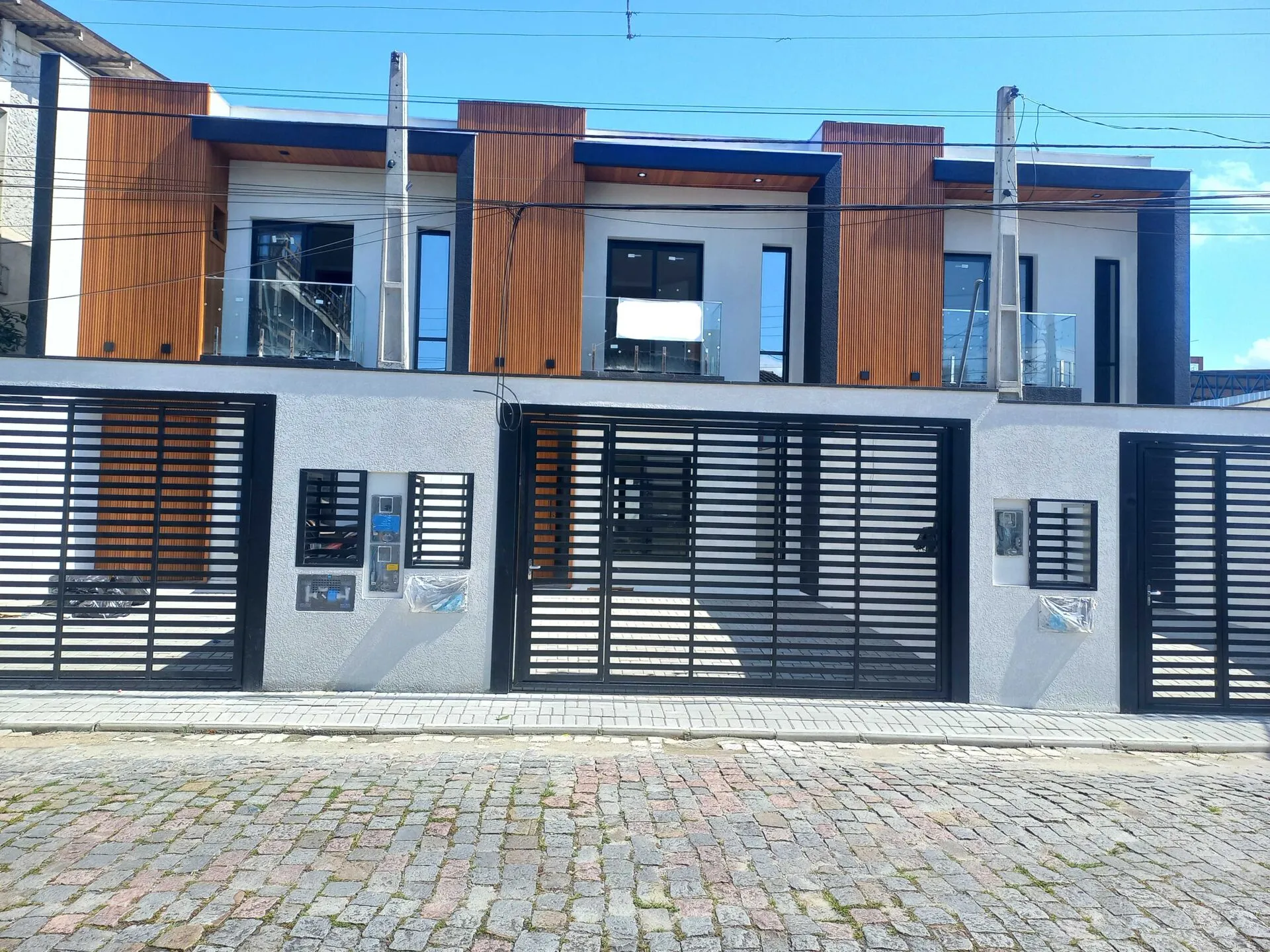 Casa à venda com 3 quartos e 3 suítes, 2 vagas, 100m² no Anita Garibaldi, Joinville - foto 1