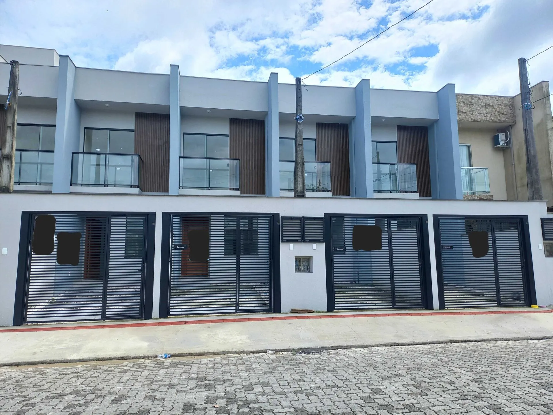 Casa à venda com 2 quartos, 1 vaga, 65m² no Floresta, Joinville - foto 1