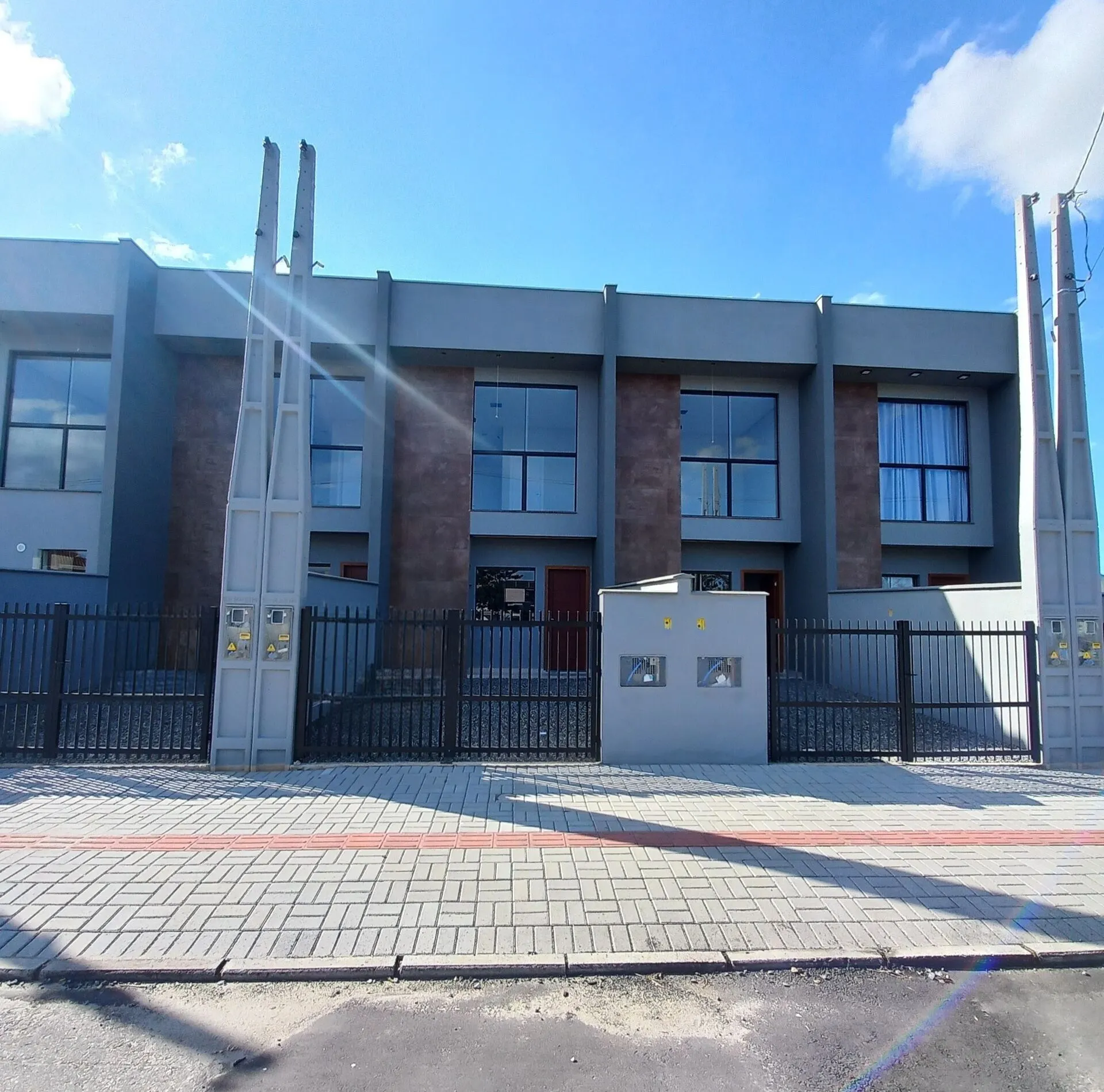Casa à venda com 2 quartos e 2 suítes, 1 vaga, 80m² no Vila Nova, Joinville - foto 1