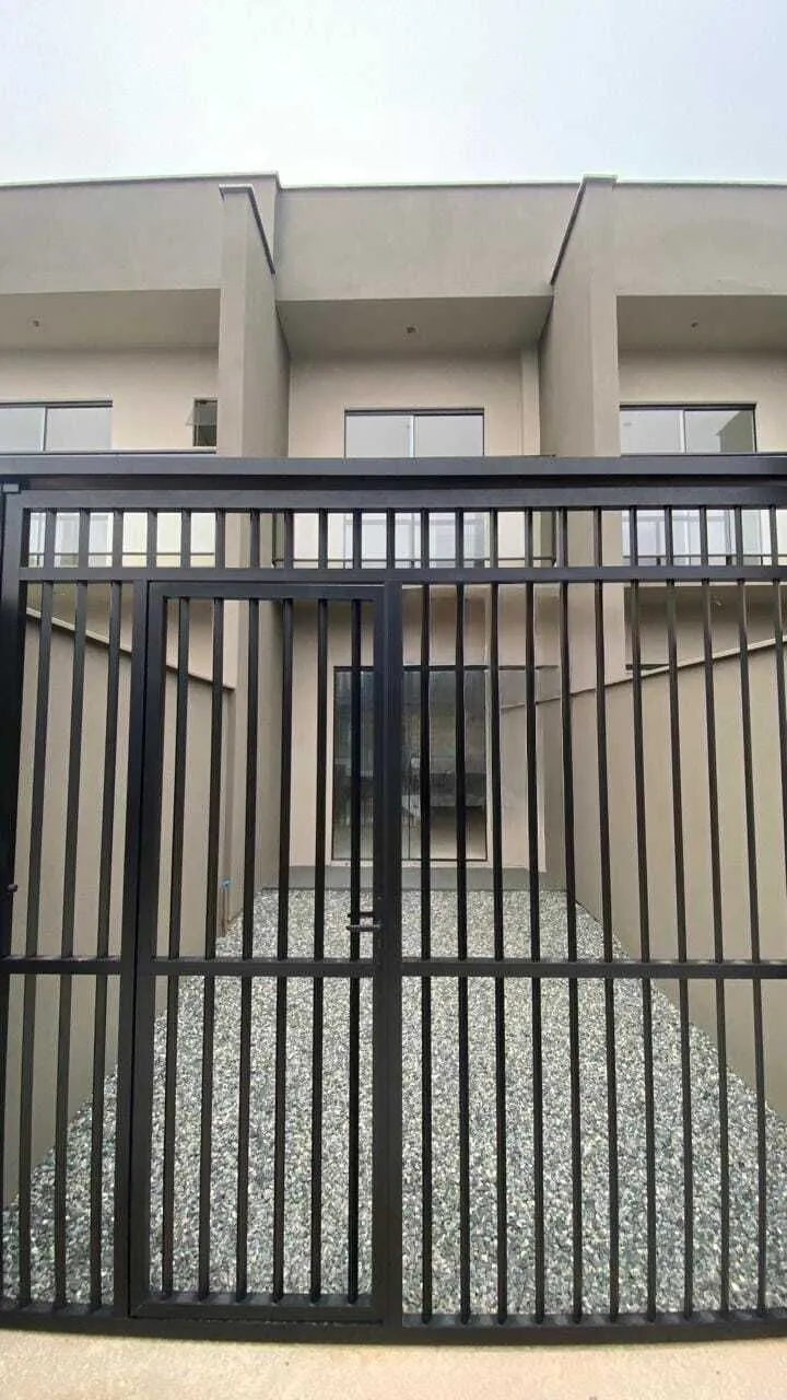 Casa à venda com 2 quartos, 1 vaga, 65m² no Boa Vista, Joinville - foto 1