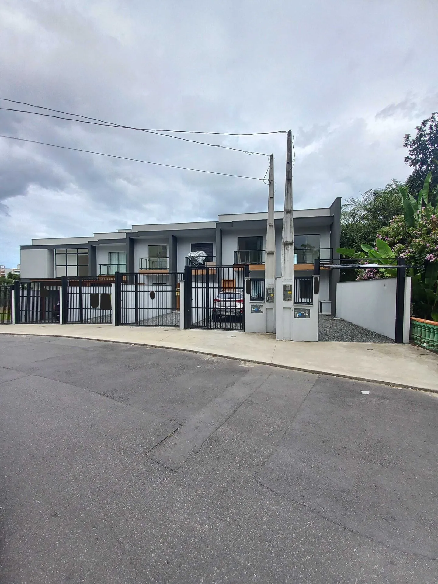 Casa à venda com 2 quartos e 2 suítes, 2 vagas, 65m² no Anita Garibaldi, Joinville - foto 1
