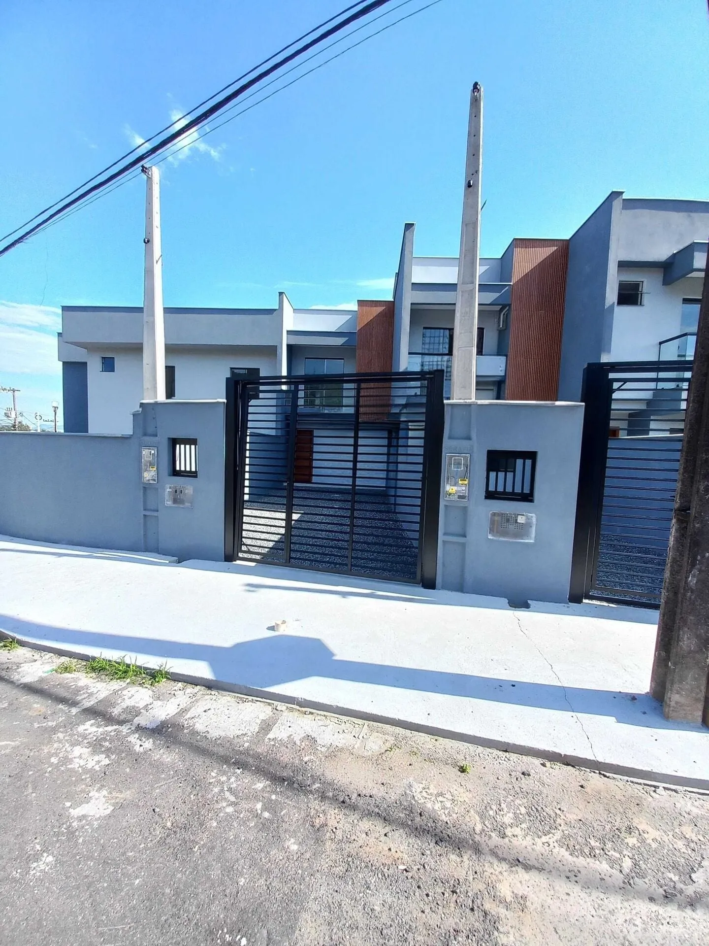 Casa à venda com 2 quartos e 2 suítes, 2 vagas, 92m² no Saguaçú, Joinville - foto 1