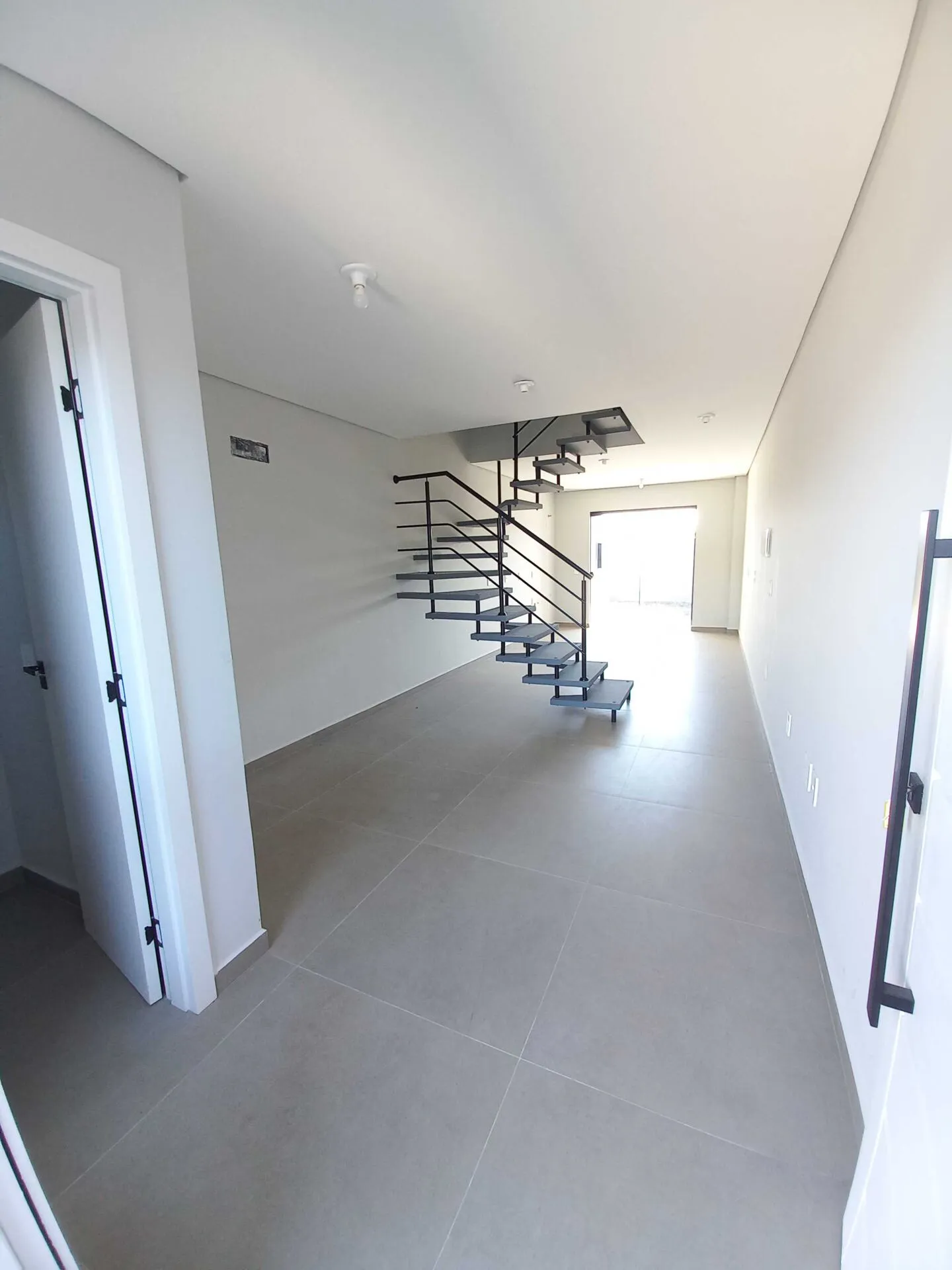 Casa à venda com 2 quartos e 2 suítes, 2 vagas, 81m² na Rua São Firmino no Vila Nova, Joinville — foto 3