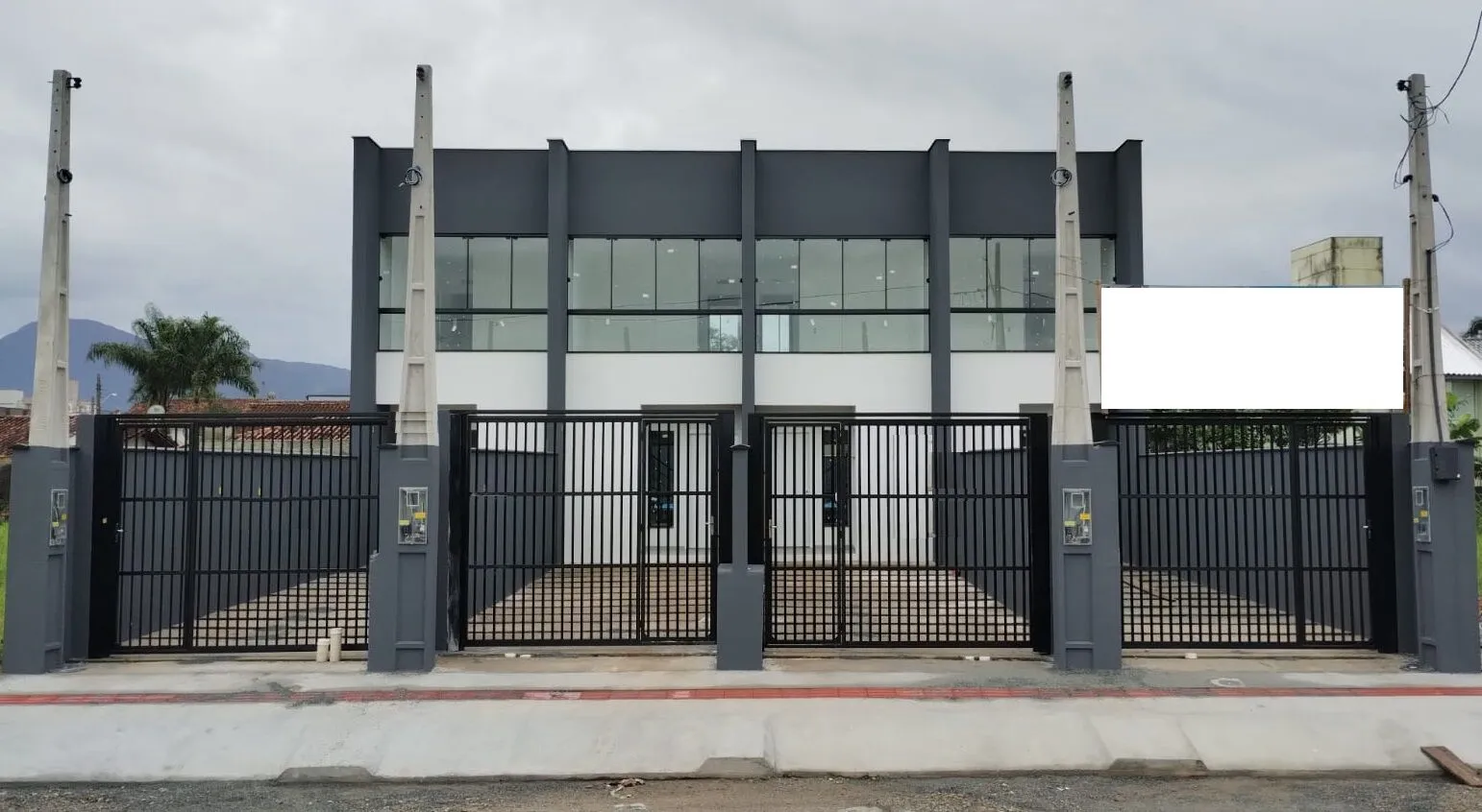 Casa à venda com 2 quartos e 2 suítes, 2 vagas, 79m² no Vila Nova, Joinville - foto 1