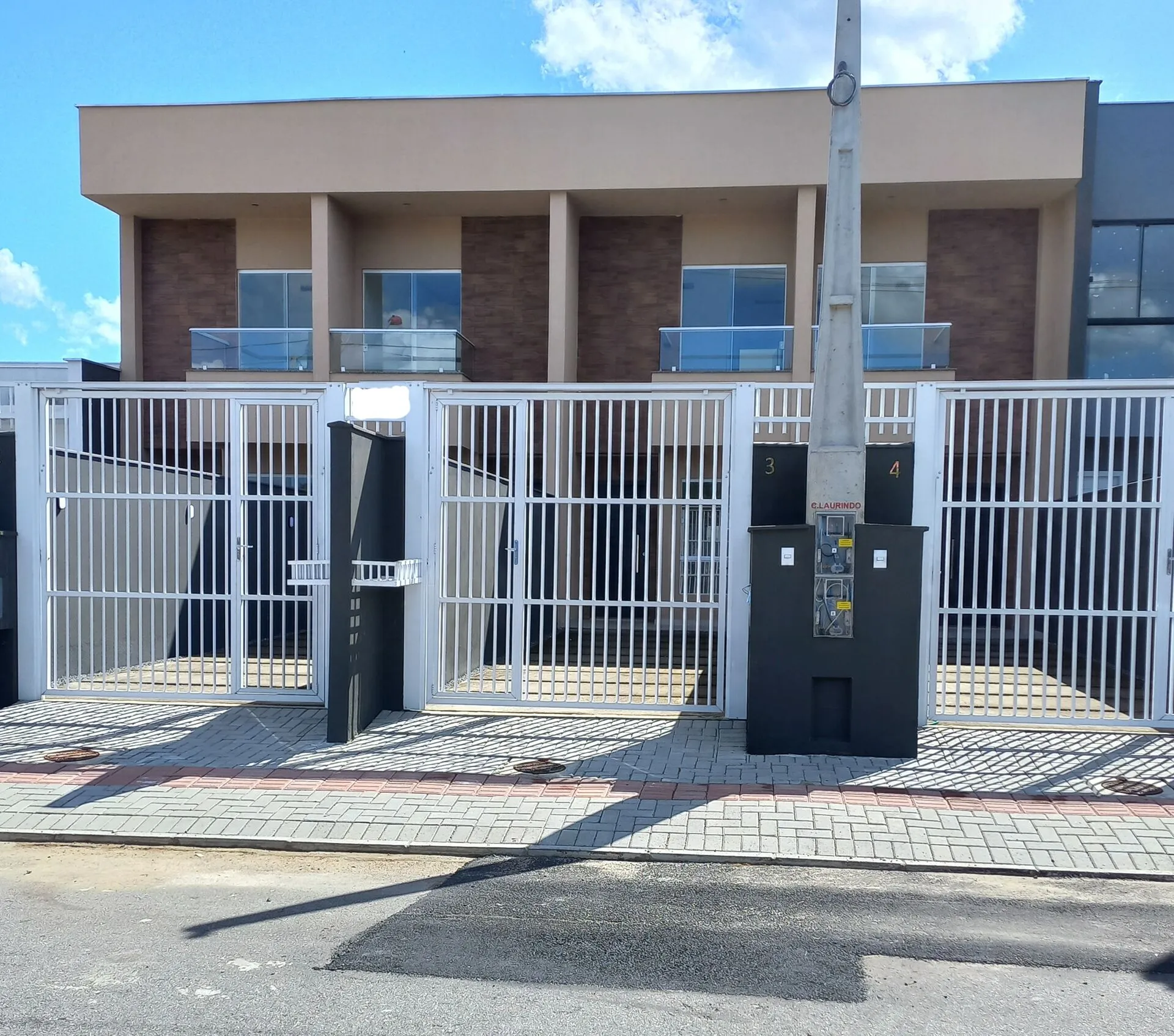 Casa à venda com 2 quartos e 2 suítes, 2 vagas, 85m² na Rua São Firmino no Vila Nova, Joinville