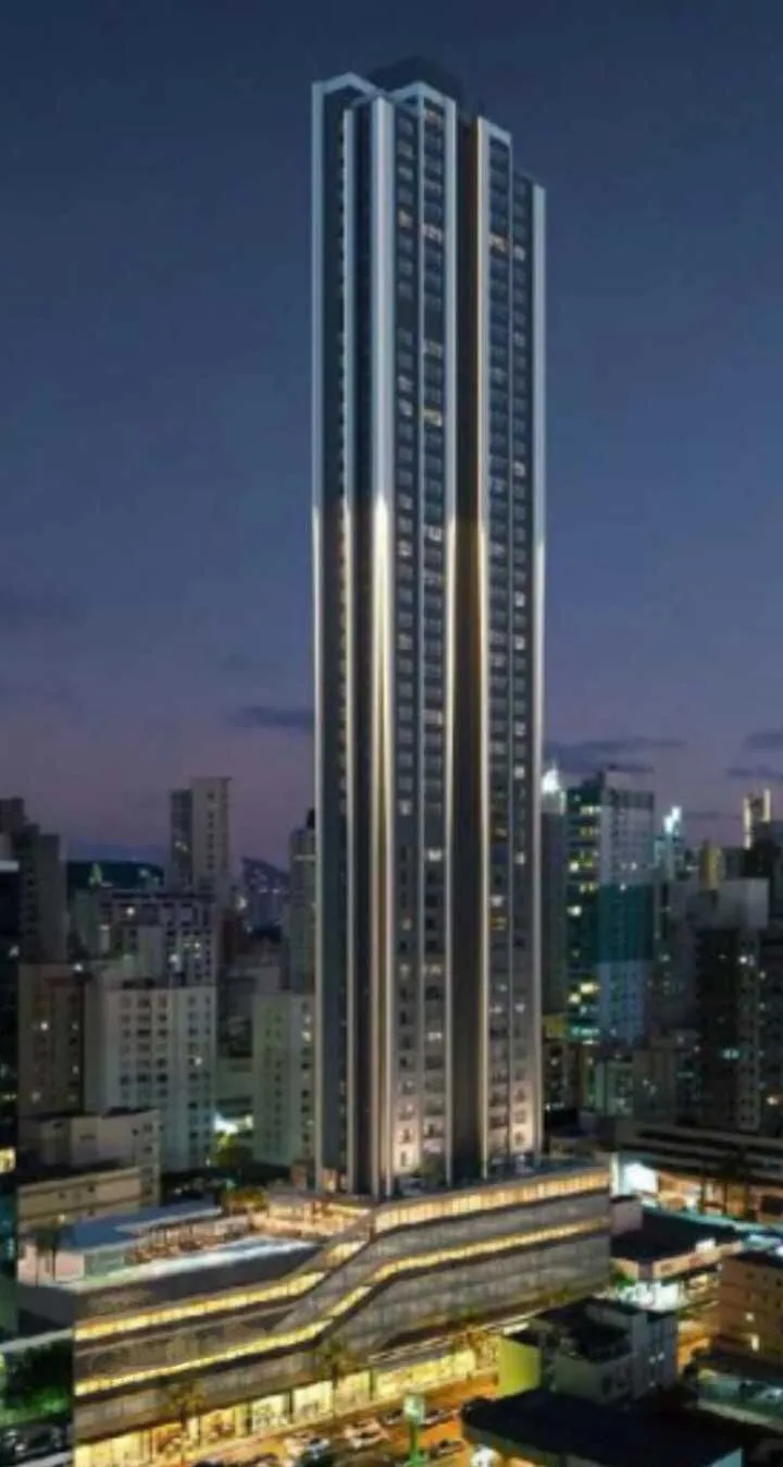 Apartamento à venda com 3 quartos e 3 suítes, 3 vagas, 160m² na região do bairro Centro, próximo à Avenida Brasil, Balneário Camboriú — foto 2