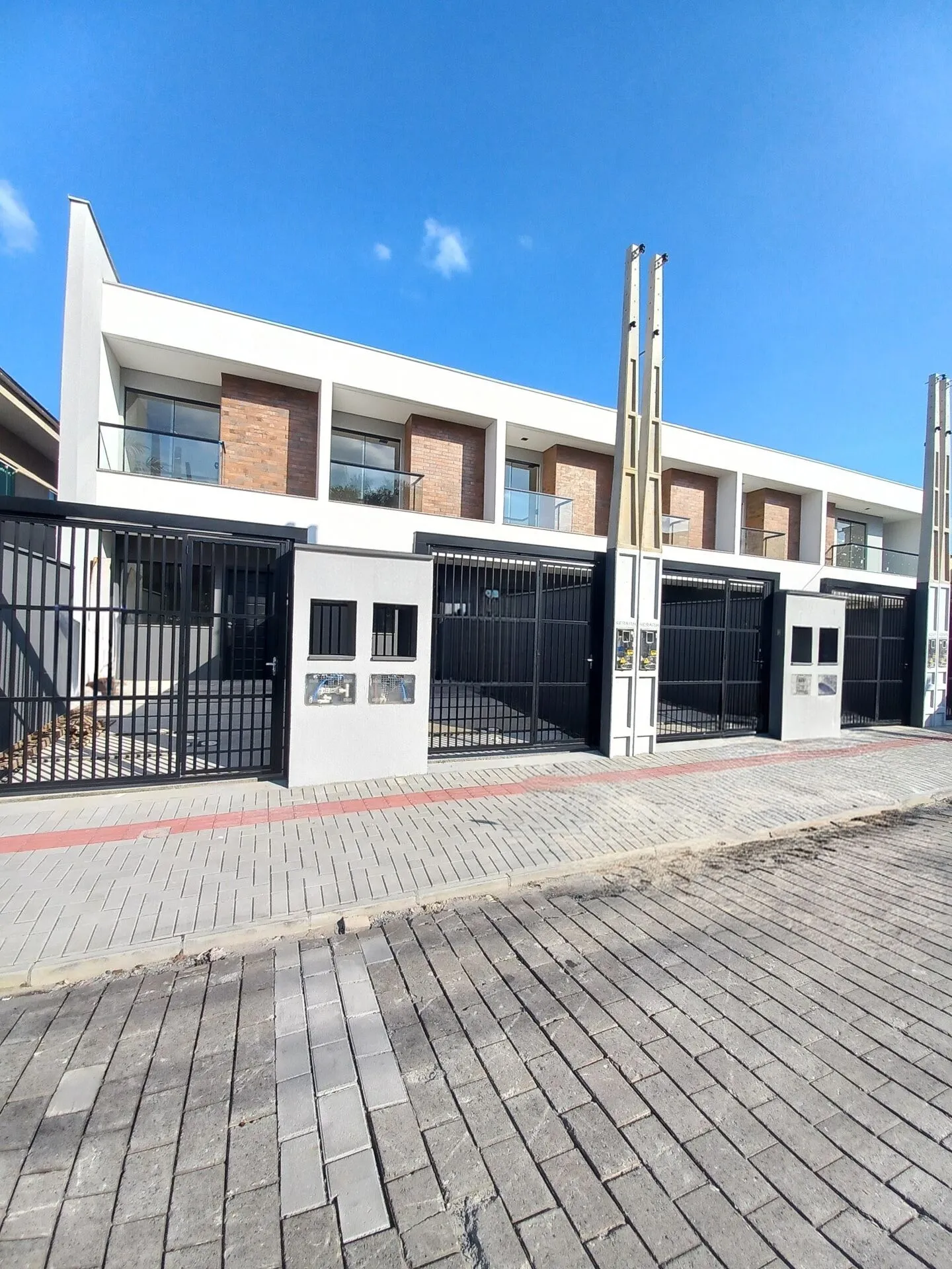 Casa à venda com 2 quartos e 2 suítes, 1 vaga, 78m² no Costa e Silva, Joinville - foto 1