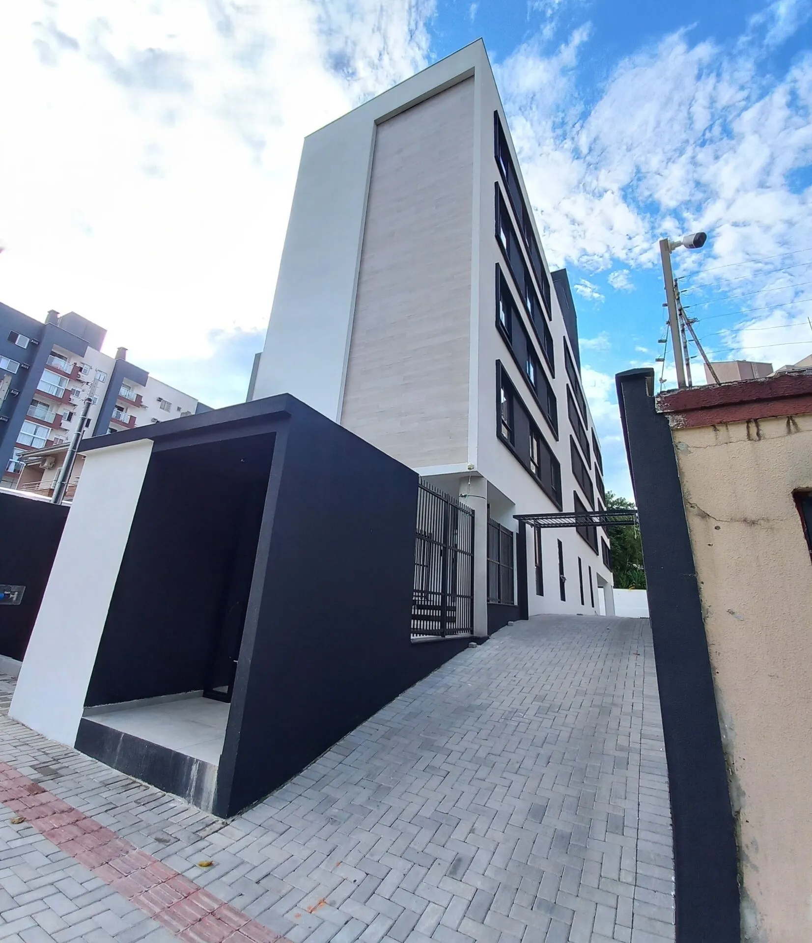Apartamento à venda com 3 quartos e 1 suíte, 2 vagas, 79m² no Atiradores, Joinville - foto 1