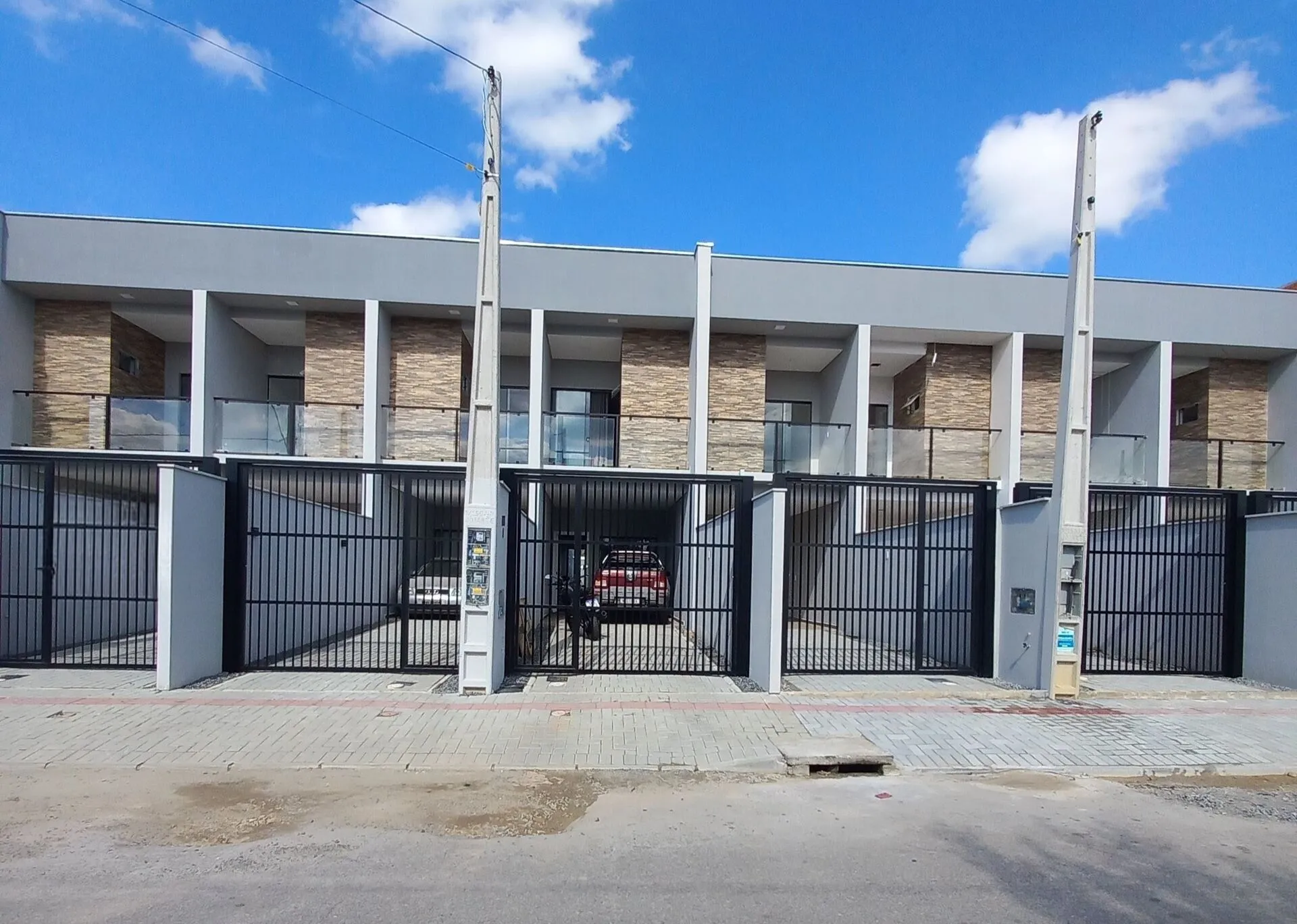 Casa à venda com 2 quartos e 2 suítes, 2 vagas, 93m² no Vila Nova, Joinville - foto 1