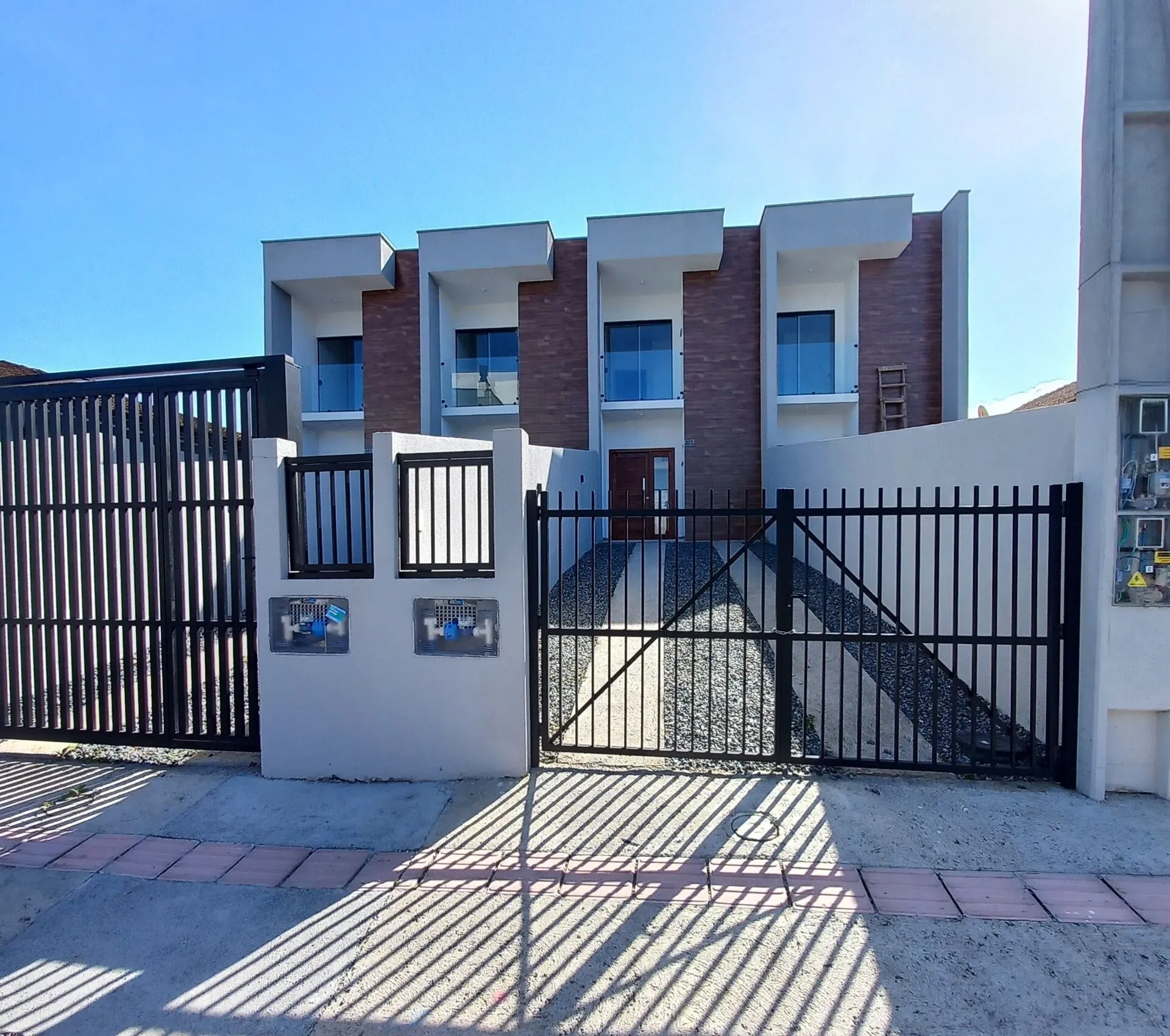 Casa à venda com 2 quartos e 1 suíte, 2 vagas, 72m² no Boa Vista, Joinville - foto 1