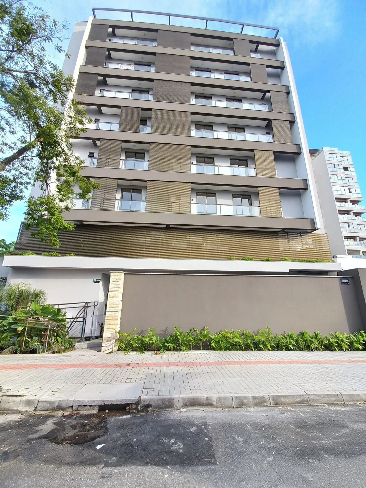 Apartamento à venda com 3 quartos e 1 suíte, 2 vagas, 82m² no América, Joinville - foto 1