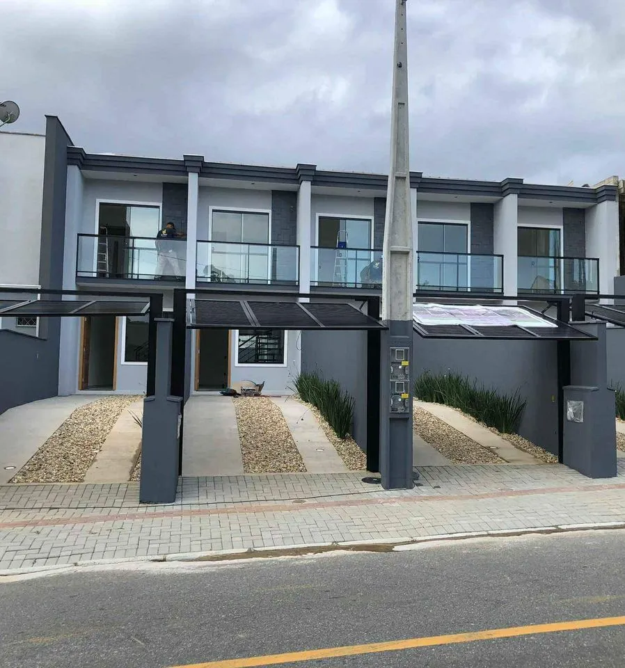 Casa à venda com 2 quartos, 2 vagas, 70m² no Floresta, Joinville - foto 1