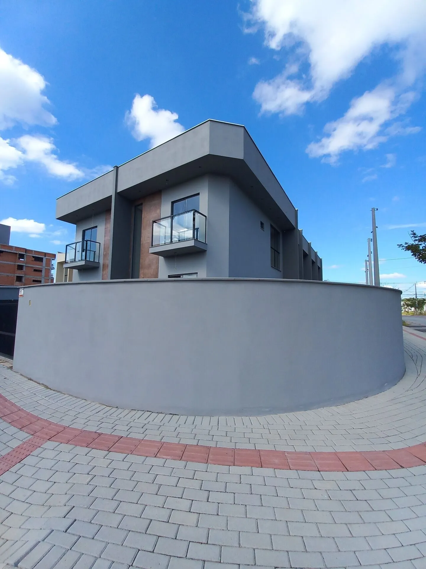 Casa à venda com 2 quartos e 2 suítes, 2 vagas, 86m² no Vila Nova, Joinville - foto 1