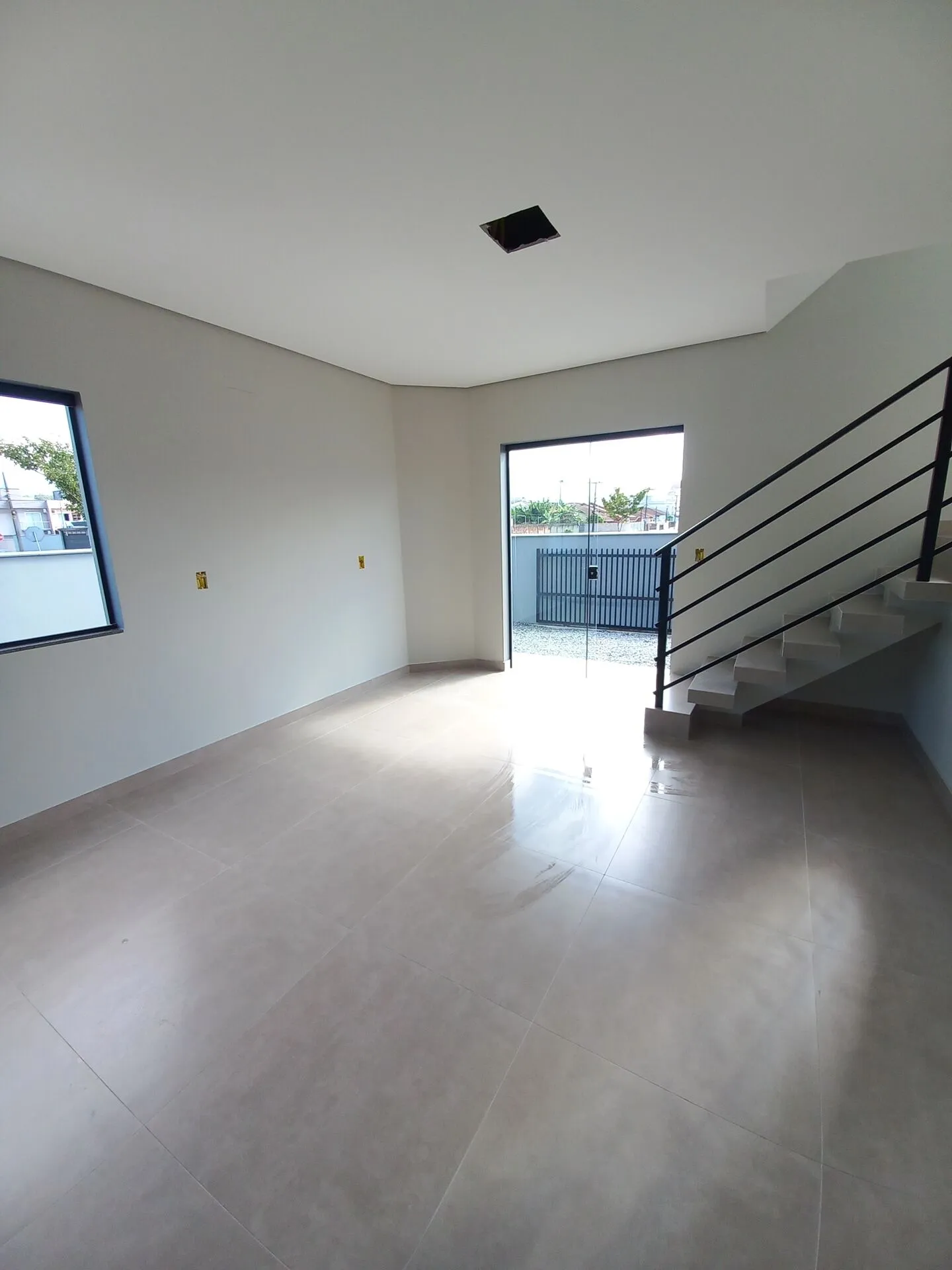 Casa à venda com 2 quartos e 2 suítes, 2 vagas, 86m² na Rua São Firmino no Vila Nova, Joinville — foto 3