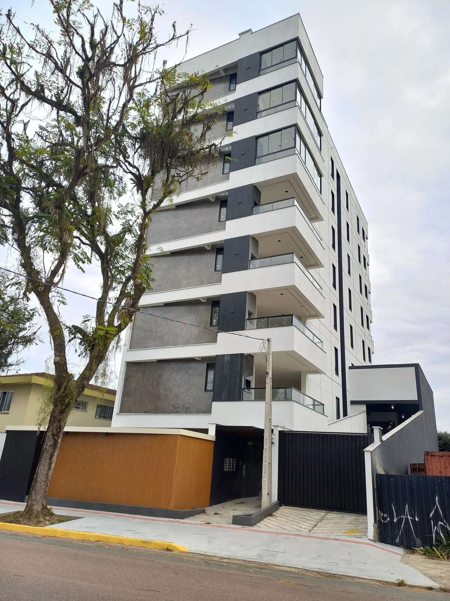 Apartamento à venda com 3 quartos e 1 suíte, 2 vagas, 94m² no Saguaçú, Joinville - foto 1