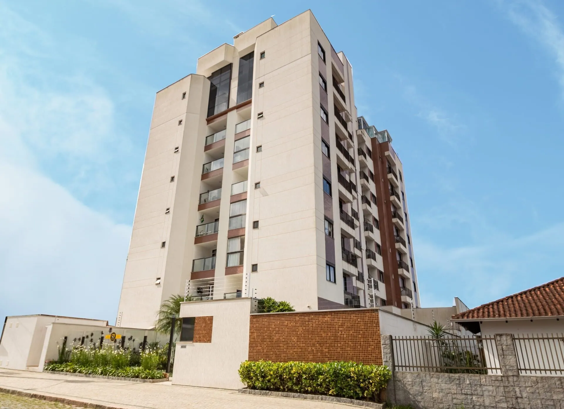 Apartamento à venda com 3 quartos e 1 suíte, 2 vagas, 87m² no Anita Garibaldi, Joinville - foto 1