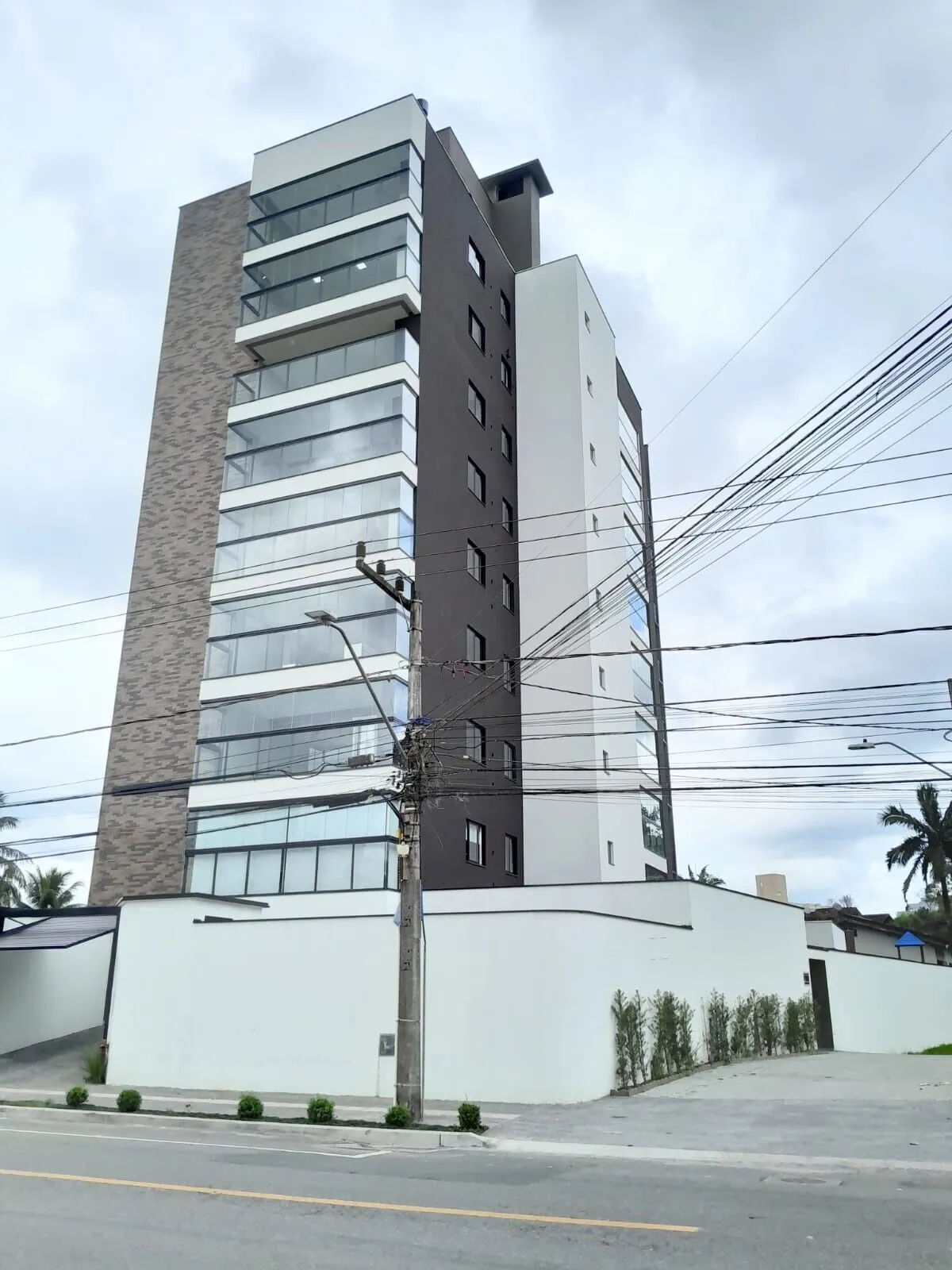 Apartamento à venda com 2 quartos e 1 suíte, 1 vaga, 68m² na Rua Estrela no Saguaçú, Joinville — foto 3