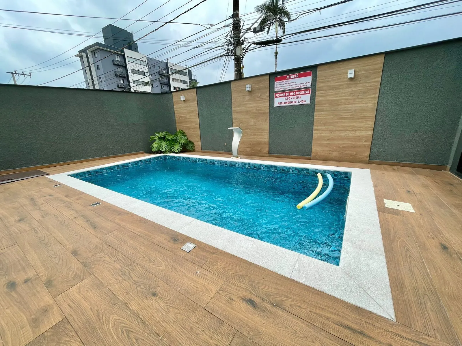 Apartamento à venda com 2 quartos e 1 suíte, 1 vaga, 68m² na Rua Estrela no Saguaçú, Joinville — foto 4