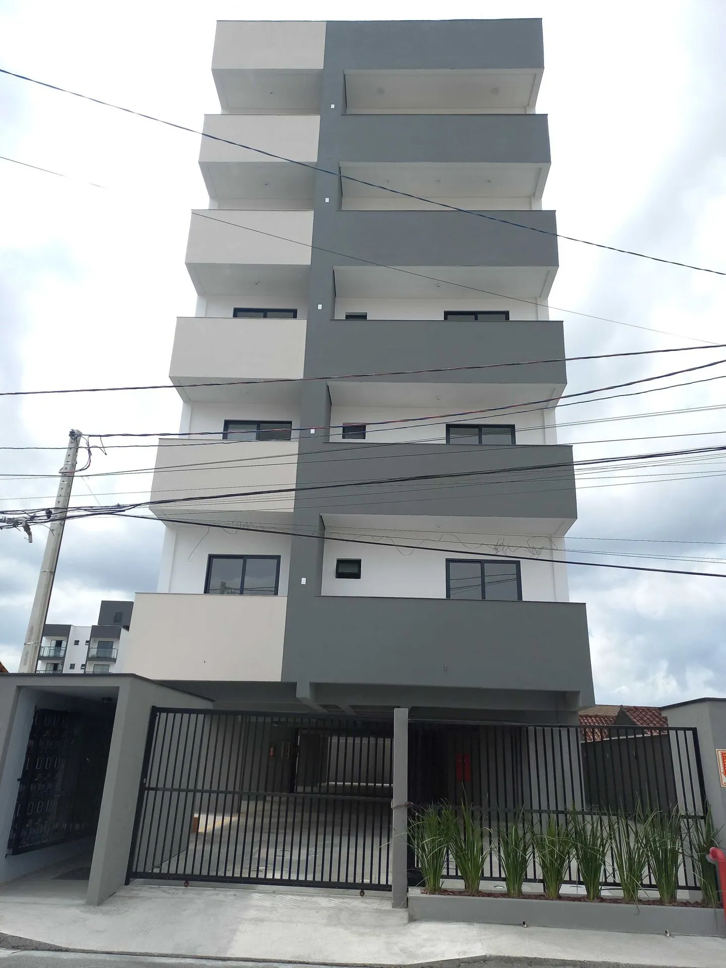 Apartamento à venda com 2 quartos, 1 vaga, 61m² no Iririú, Joinville - foto 1