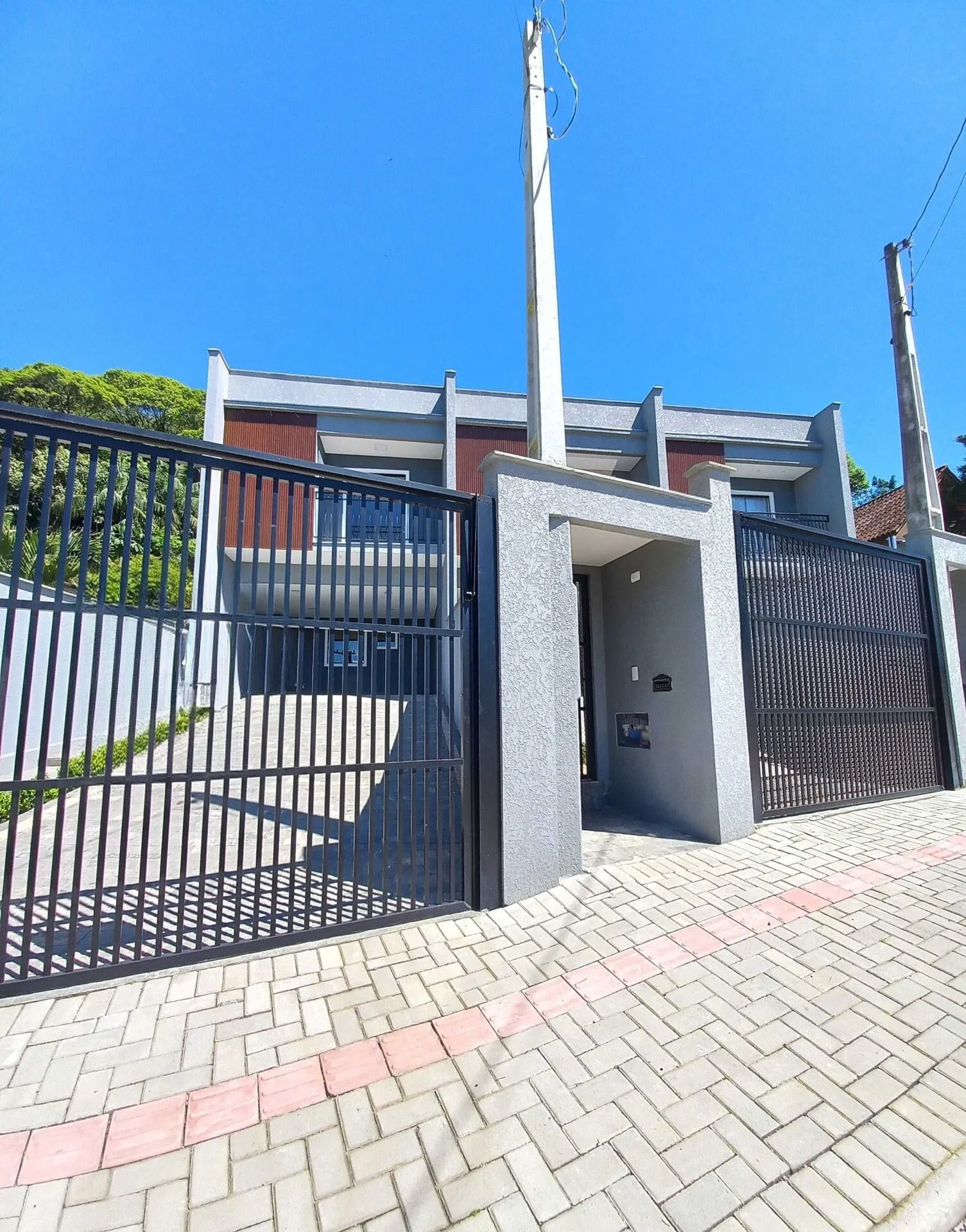 Casa à venda com 3 quartos e 1 suíte, 2 vagas, 149m² no São Marcos, Joinville - foto 1
