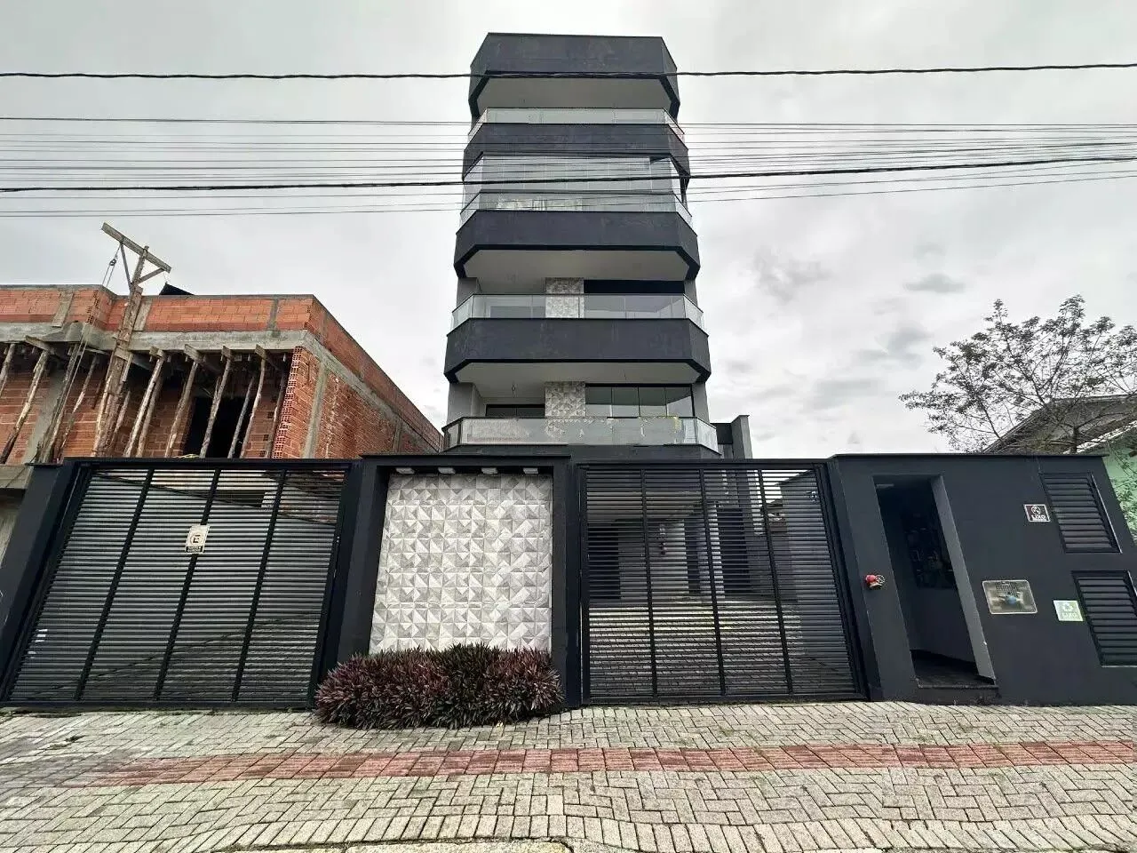 Apartamento à venda com 3 quartos e 1 suíte, 2 vagas, 110m² no Costa e Silva, Joinville - foto 1
