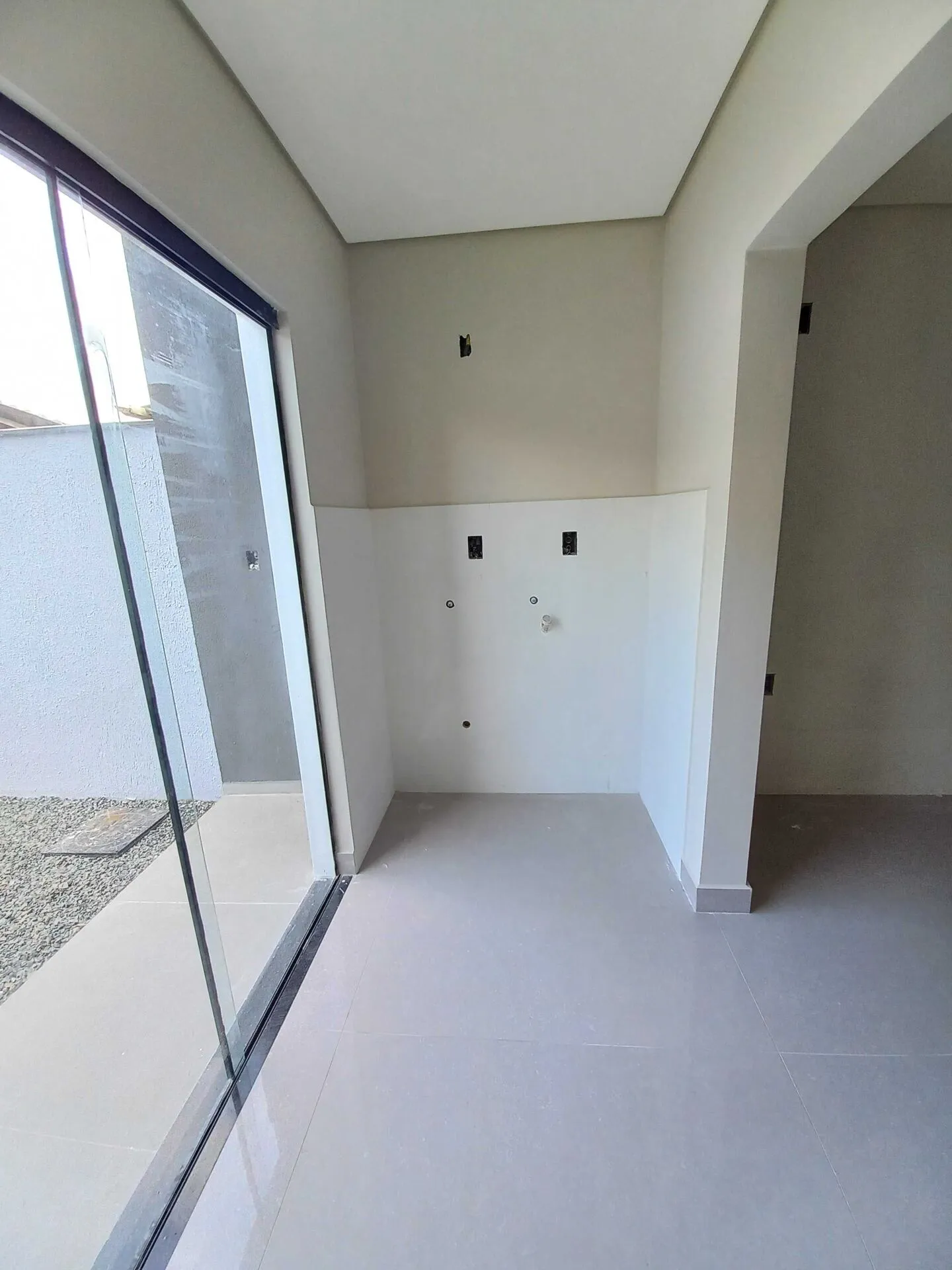 Casa à venda com 3 quartos e 1 suíte, 2 vagas, 114m² na Rua Goiânia no São Marcos, Joinville — foto 5