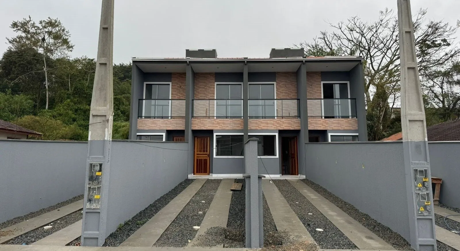 Casa à venda com 2 quartos, 2 vagas, 65m² no Paranaguamirim, Joinville - foto 1