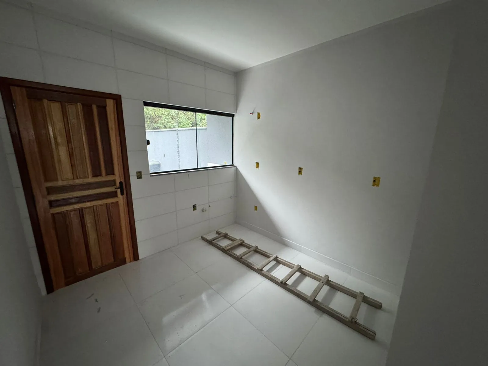 Casa à venda com 2 quartos, 2 vagas, 65m² na Rua Seis de Janeiro no Paranaguamirim, Joinville — foto 5