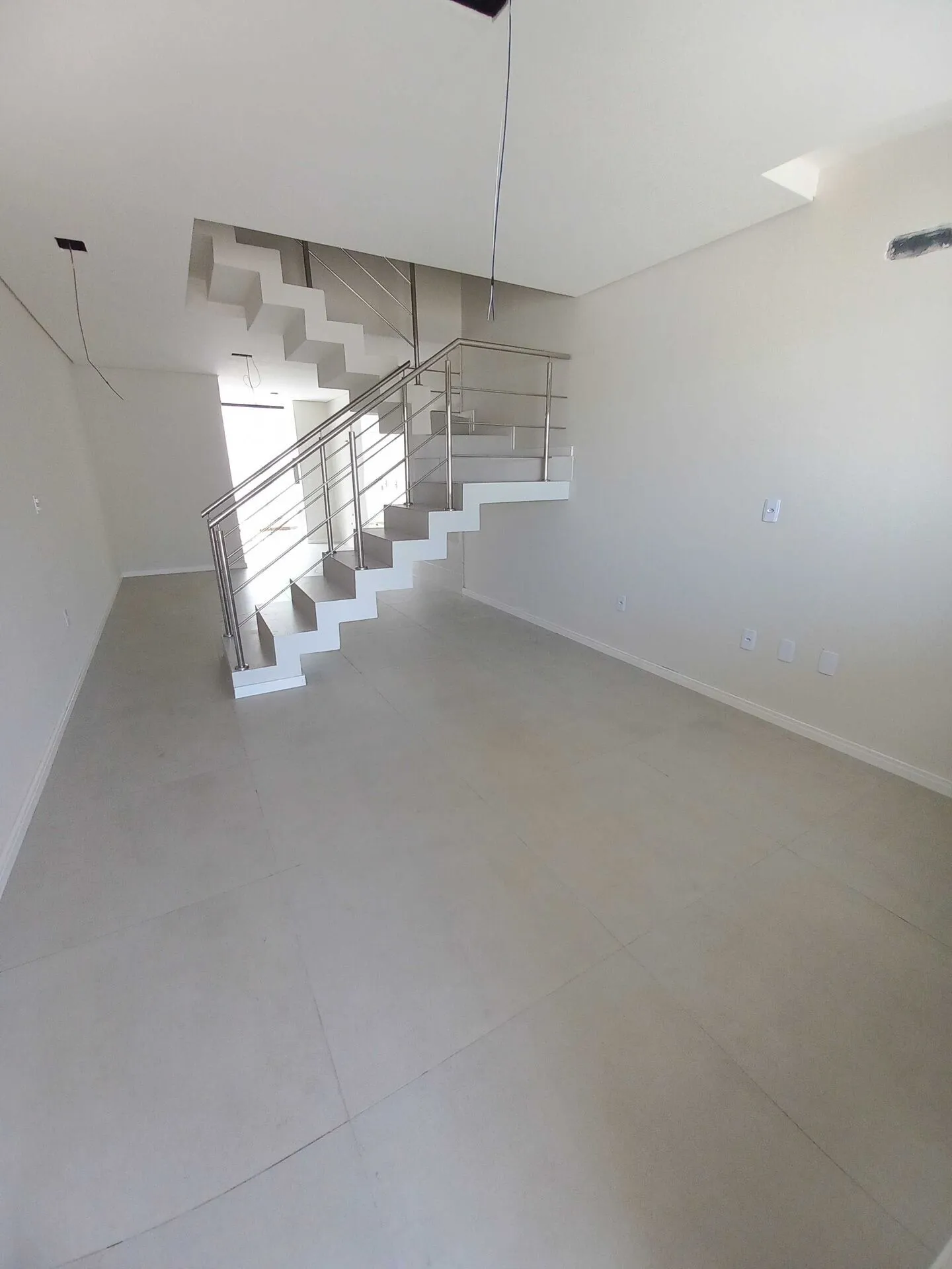 Casa à venda com 3 quartos e 1 suíte, 2 vagas, 100m² na Rua Rui Barbosa no Costa e Silva, Joinville — foto 4