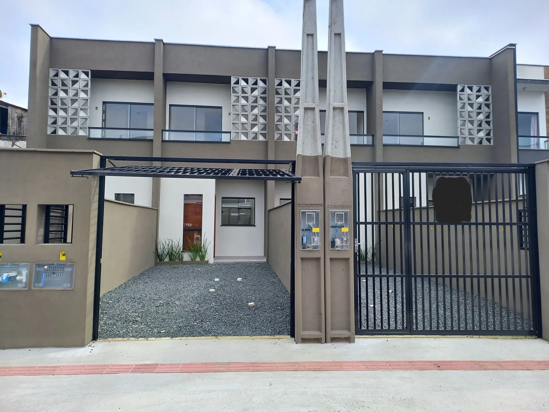 Casa à venda com 2 quartos e 2 suítes, 1 vaga, 81m² no Iririú, Joinville - foto 1