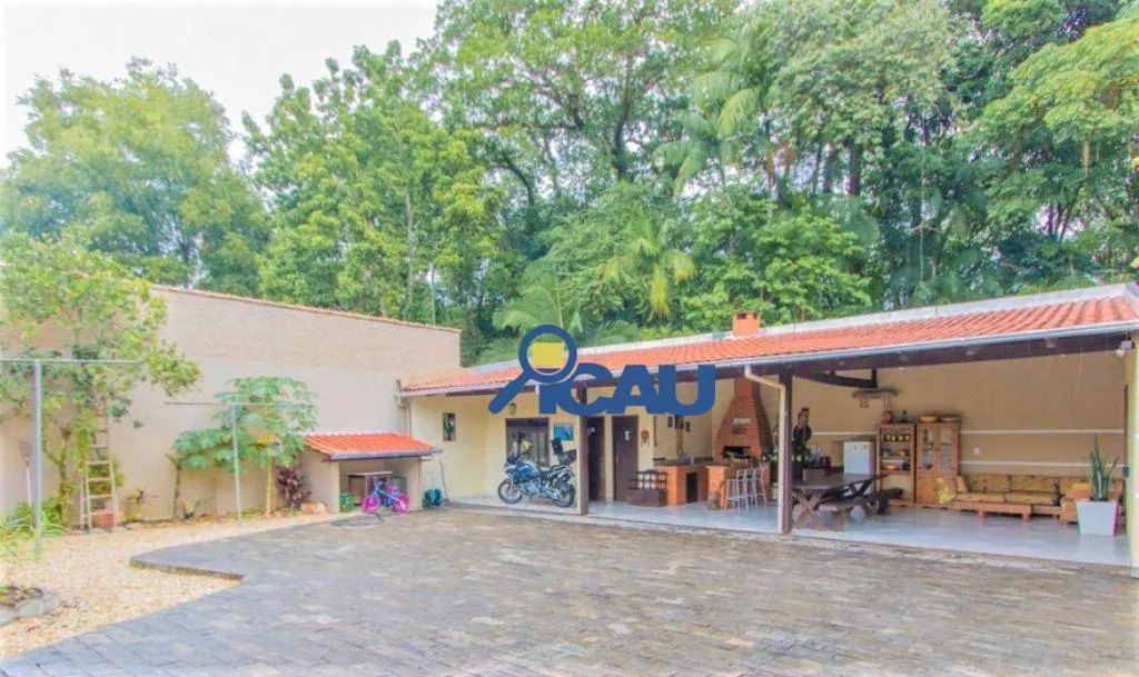 Linda casa no bairro Água Verde — foto 3