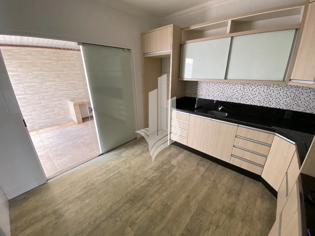 Linda casa no bairro Água Verde — foto 5