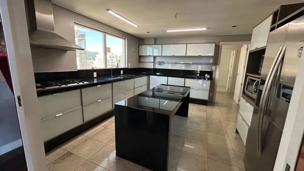 Apartamento à venda com 3 quartos e 3 suítes, 4 vagas, 316m² na Avenida Governador Irineu Bornhausen no Agronômica, Florianópolis — foto 7