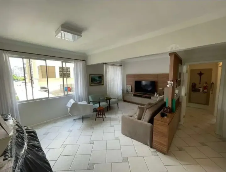 Apartamento à venda com 3 quartos e 1 suíte, 1 vaga, 98m² no Centro, Florianópolis - foto 1