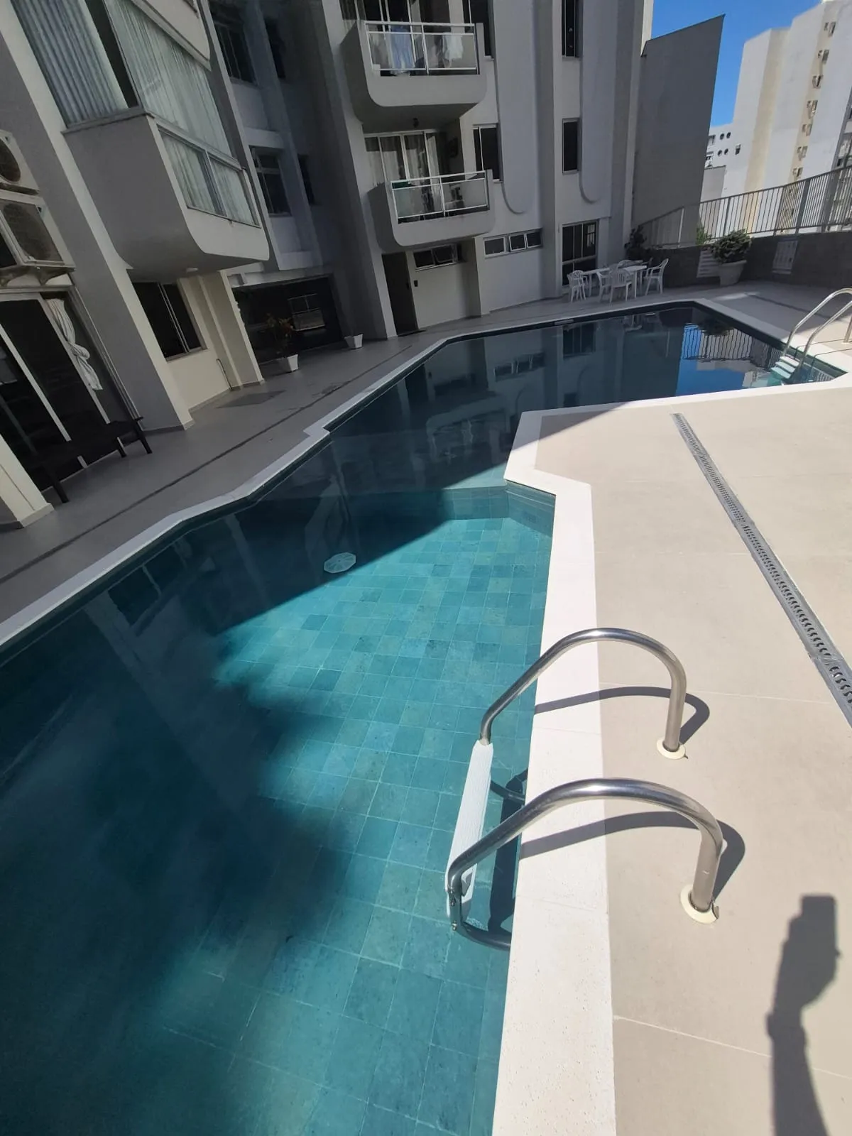 Apartamento à venda com 4 quartos e 1 suíte, 2 vagas, 101m² no Agronômica, Florianópolis - foto 1
