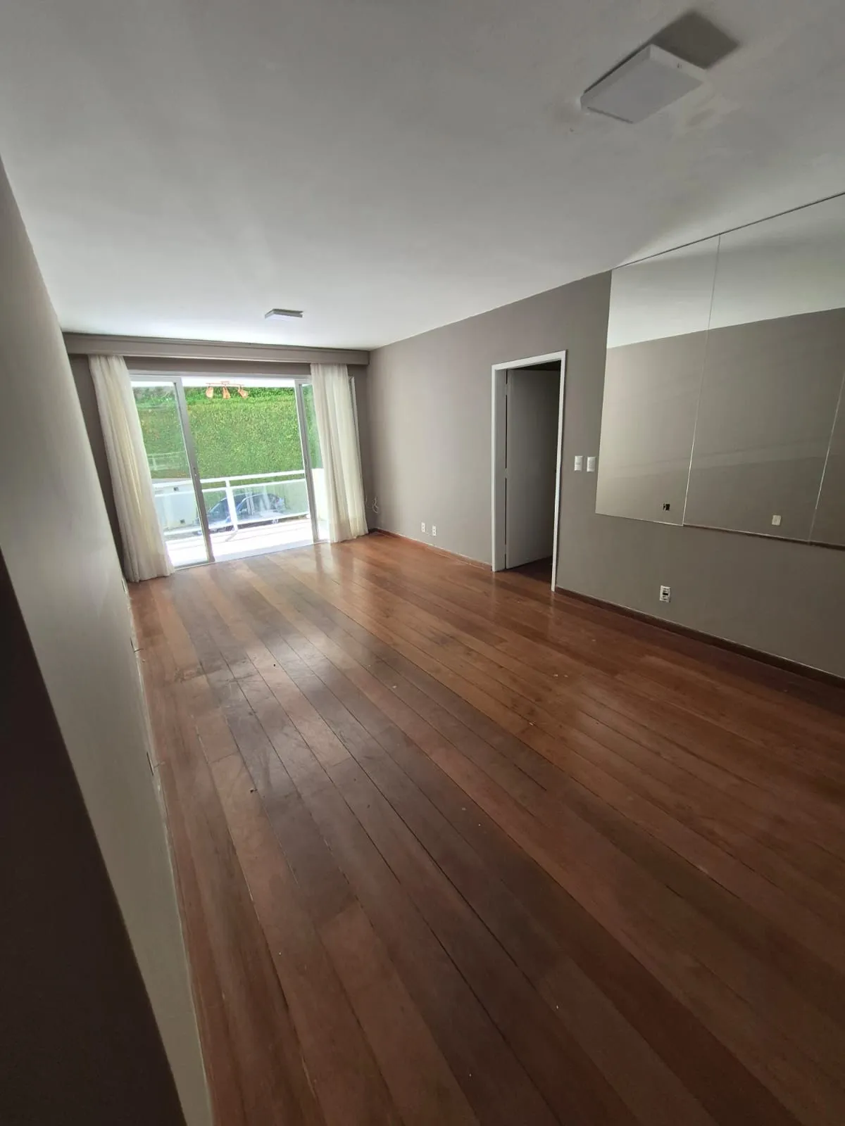 Apartamento à venda com 4 quartos e 1 suíte, 2 vagas, 101m² na região do bairro Agronômica, próximo à Rua Ernesto Stodieck, Florianópolis — foto 3