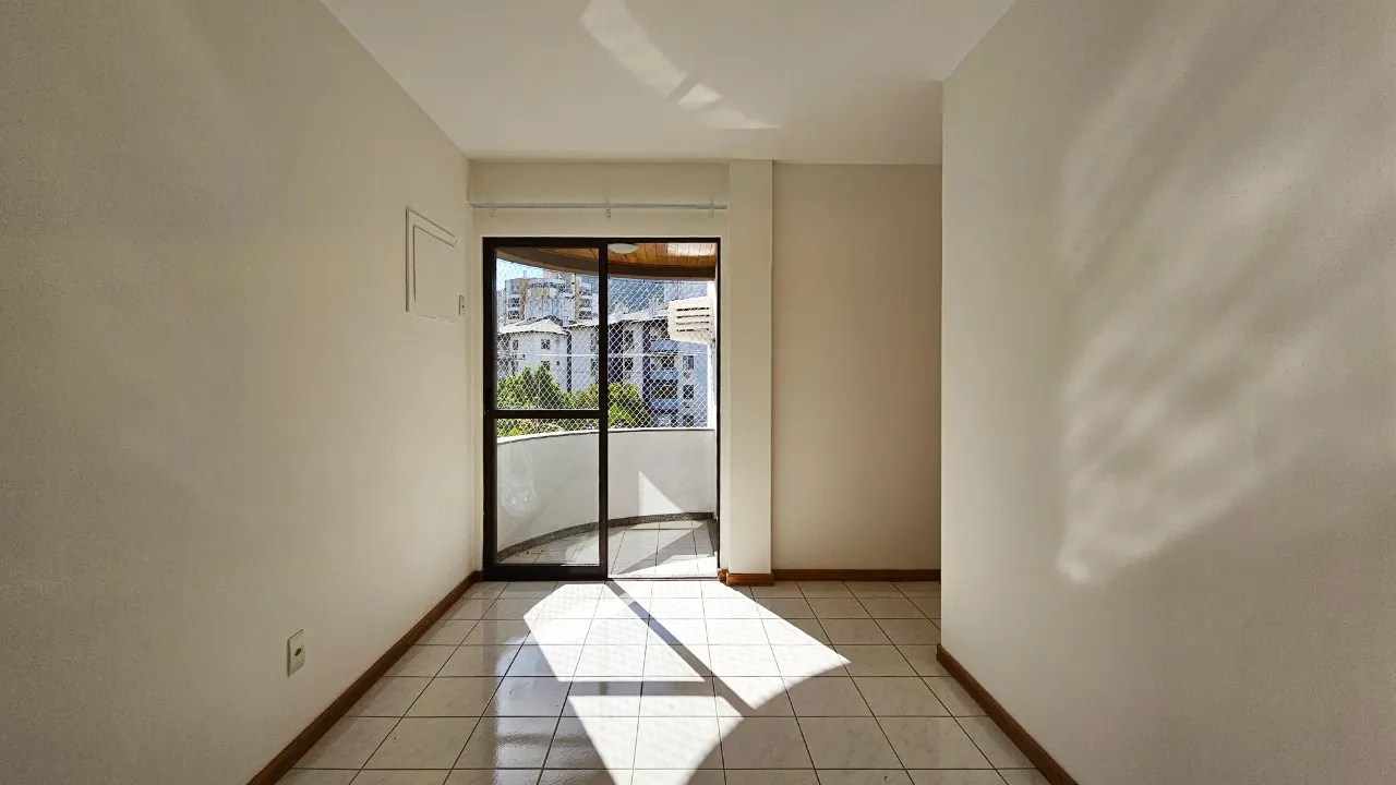 Apartamento à venda com 2 quartos e 1 suíte, 2 vagas, 62m² em Florianópolis — foto 3