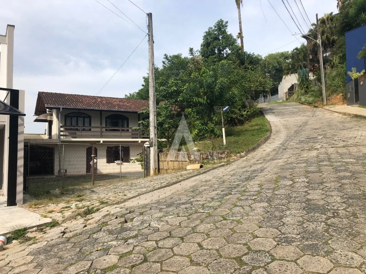 Casa com 1 suíte e mais 2 quartos à venda no bairro Glória em Joinville, de R$ 790.000.00.por R$750.000,00 - foto 1