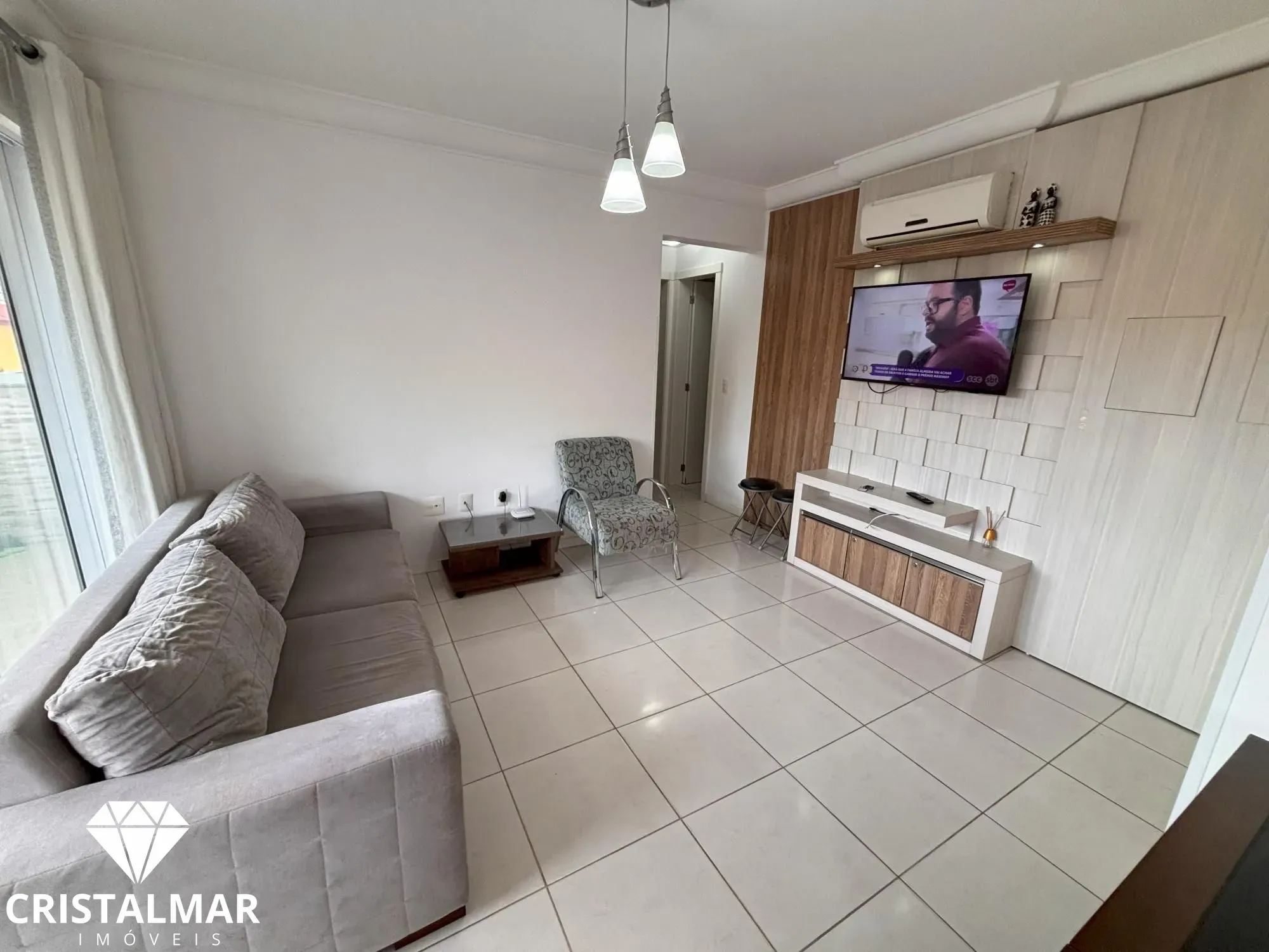 Oportunidade em Bombas: Apartamento com 2 Dormitórios à Venda - foto 1